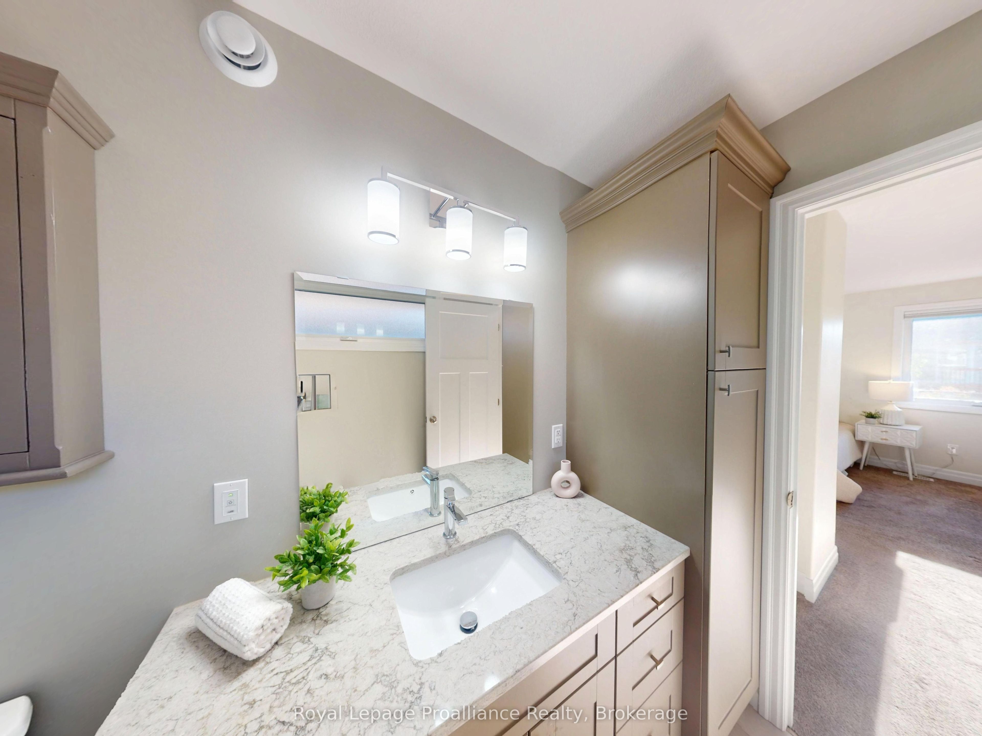 38 Mercedes Drive Property Photo 18