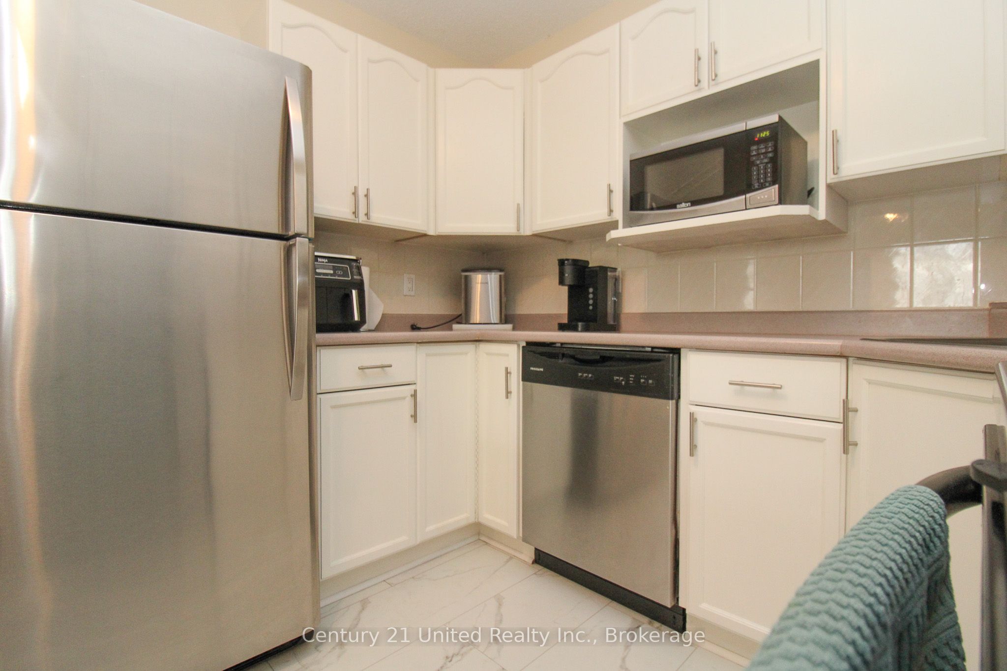 1110 Clonsilla Avenue 204 Property Photo 10