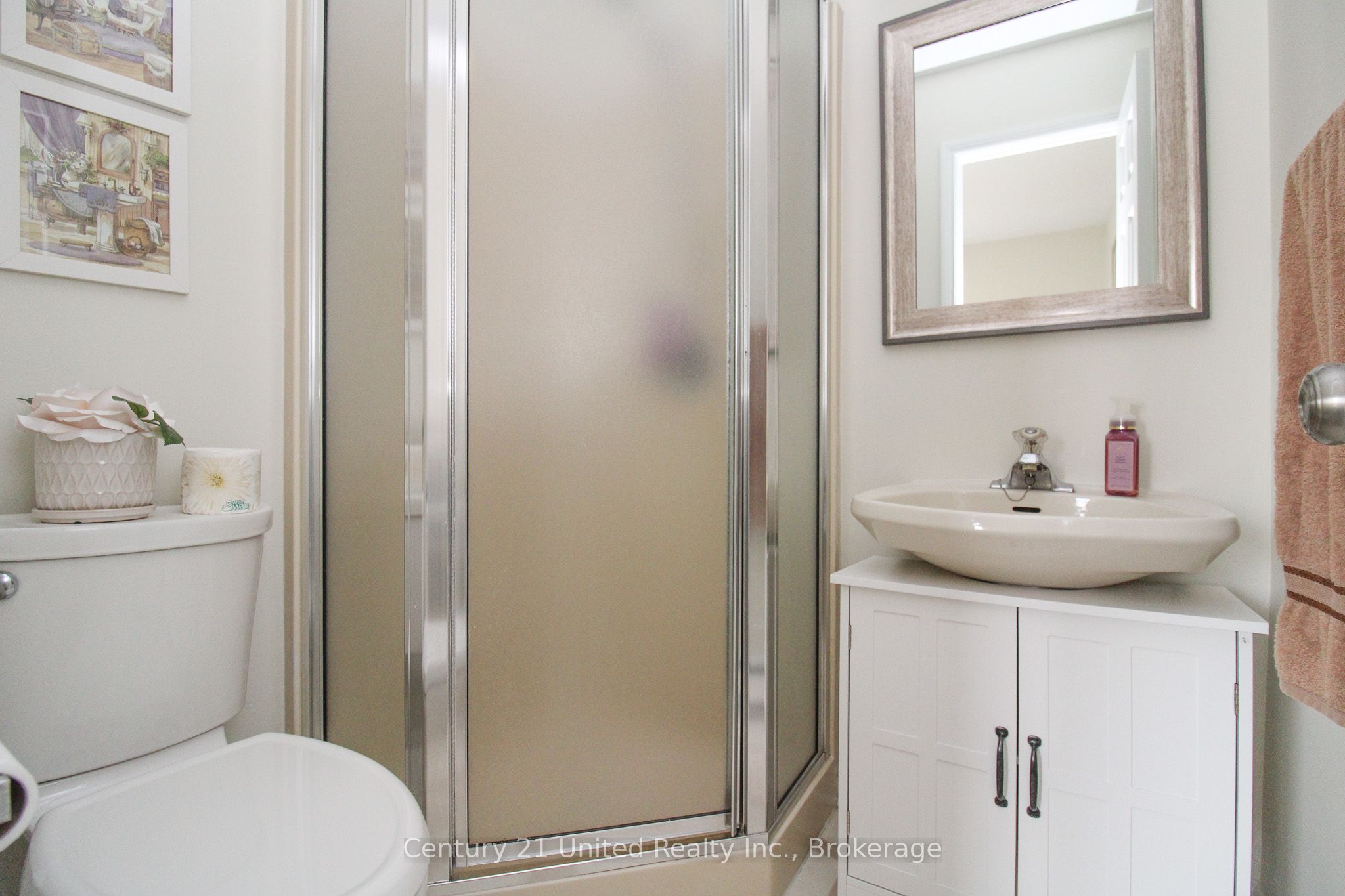 1110 Clonsilla Avenue 204 Property Photo 17