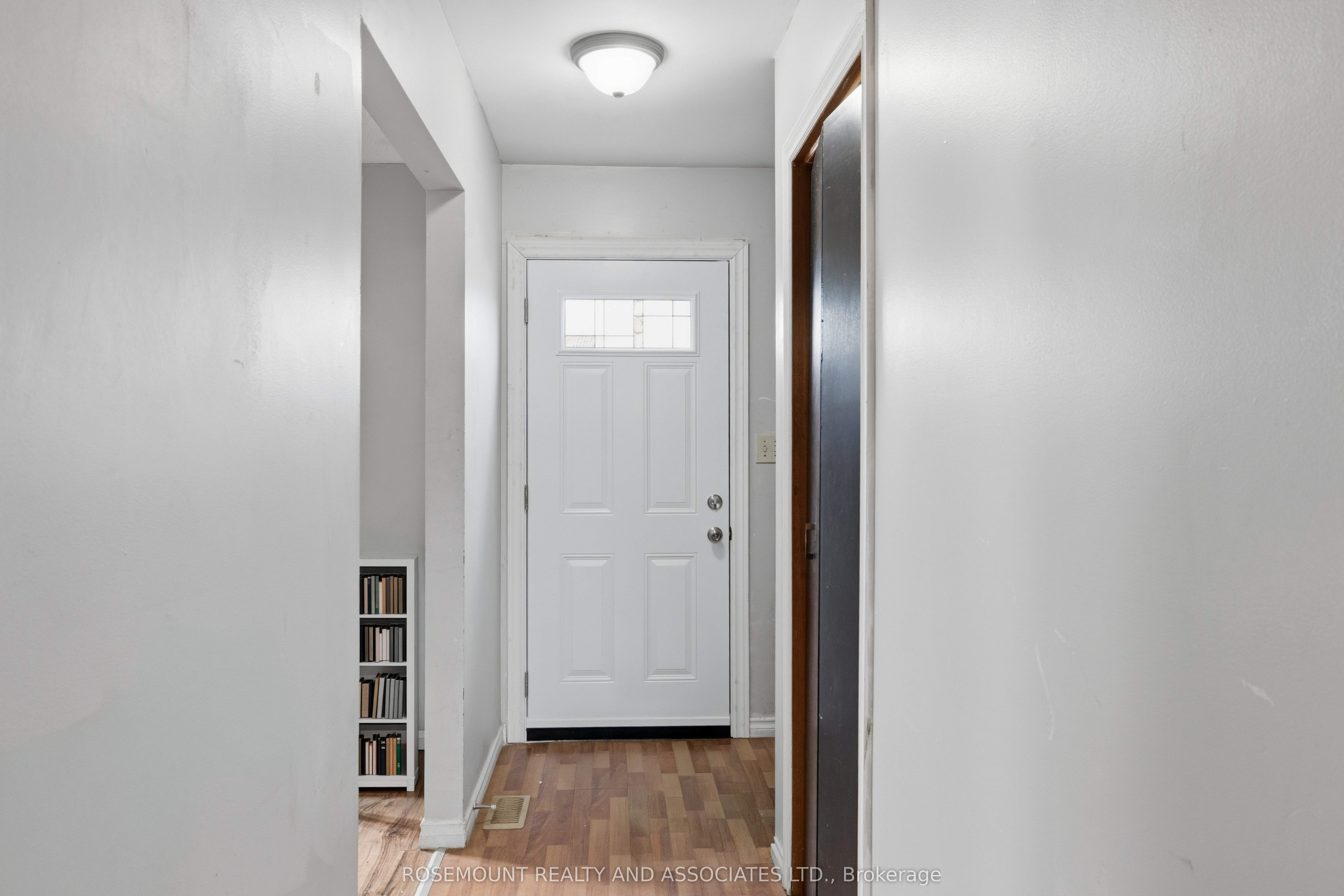 287 Sutherland Drive Property Photo 3