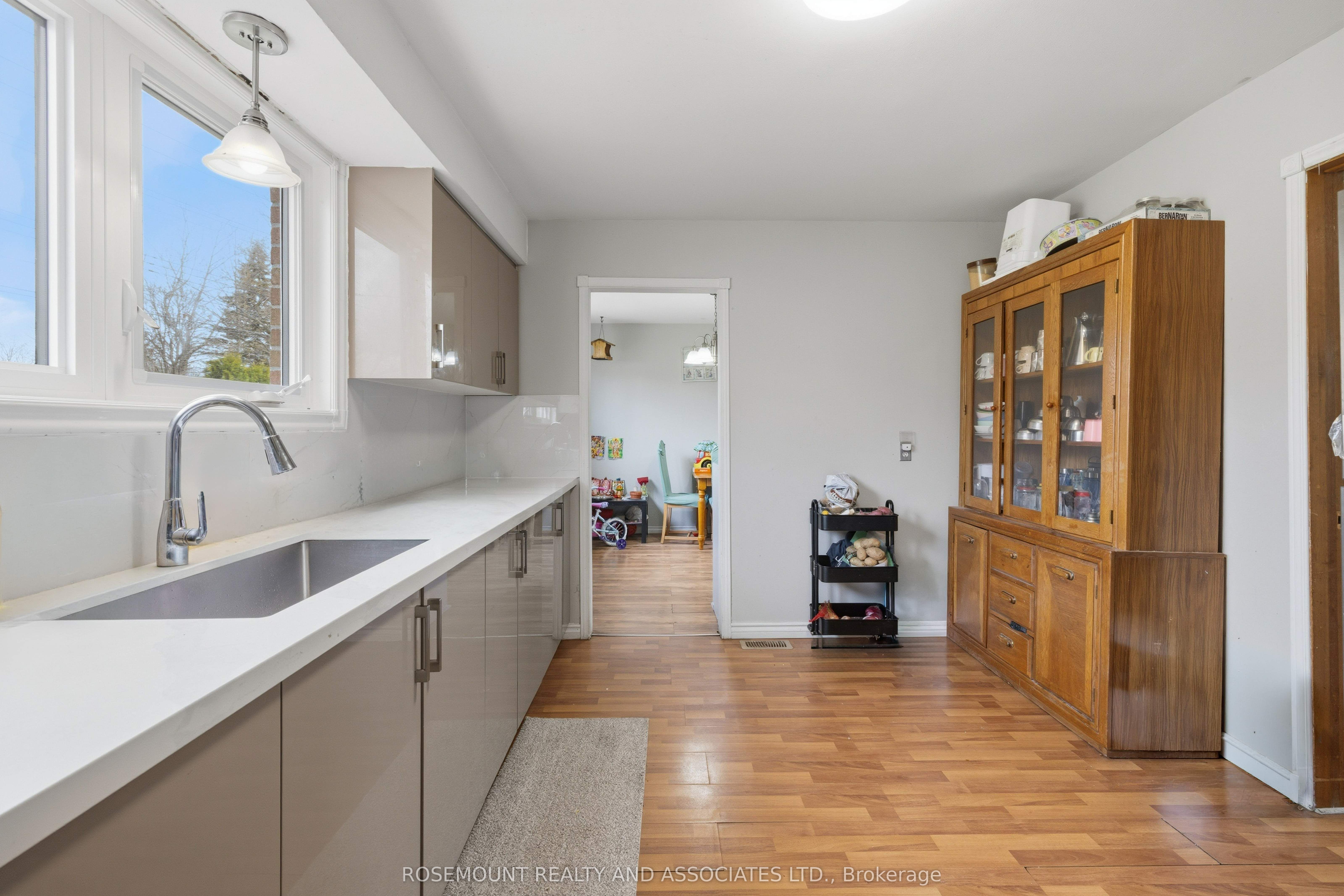 287 Sutherland Drive Property Photo 8