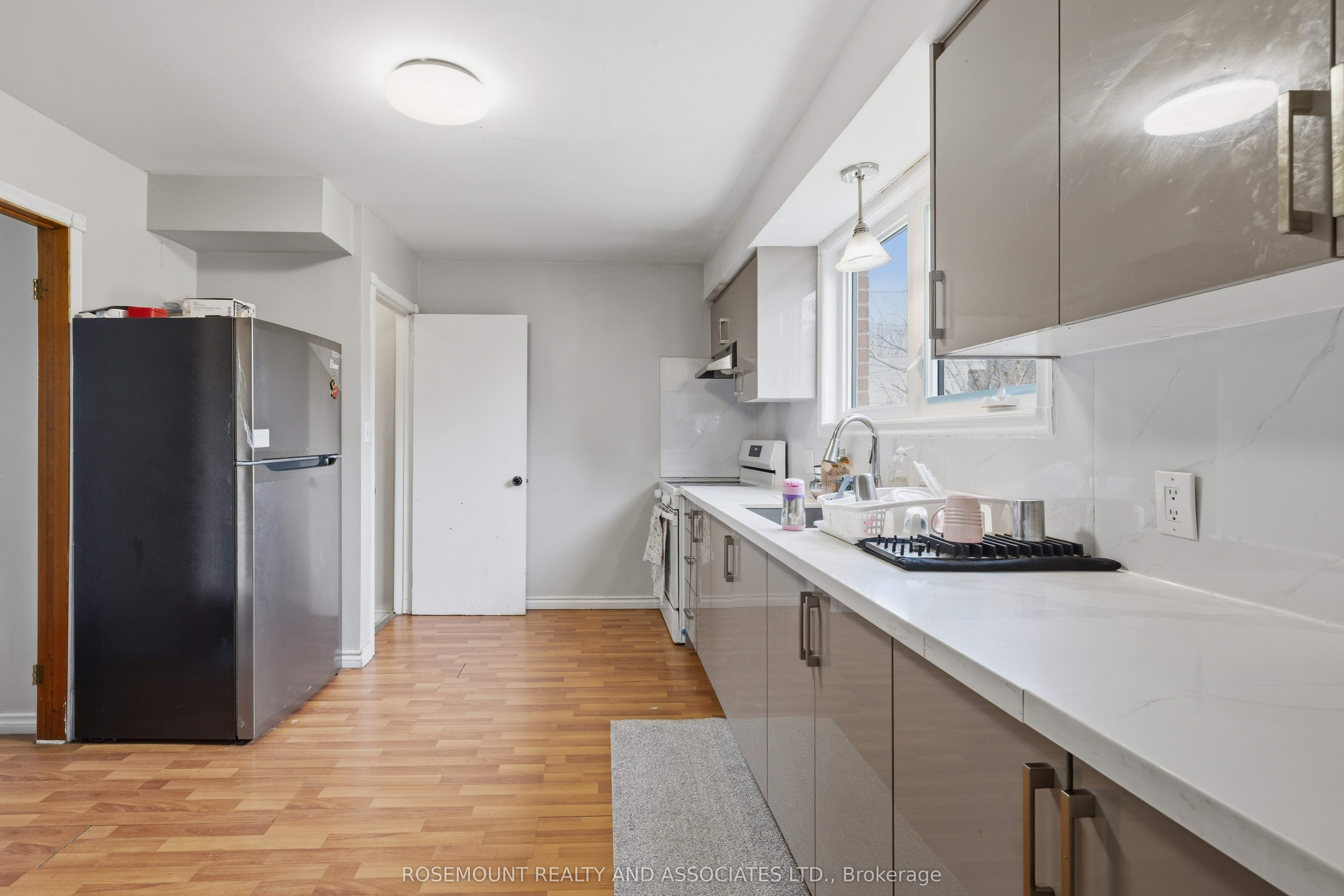 287 Sutherland Drive Property Photo 9