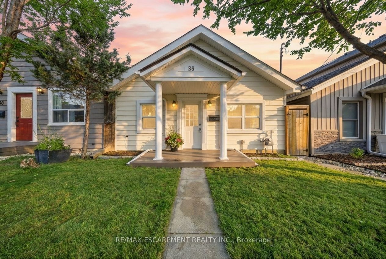 36 Queensdale Avenue W