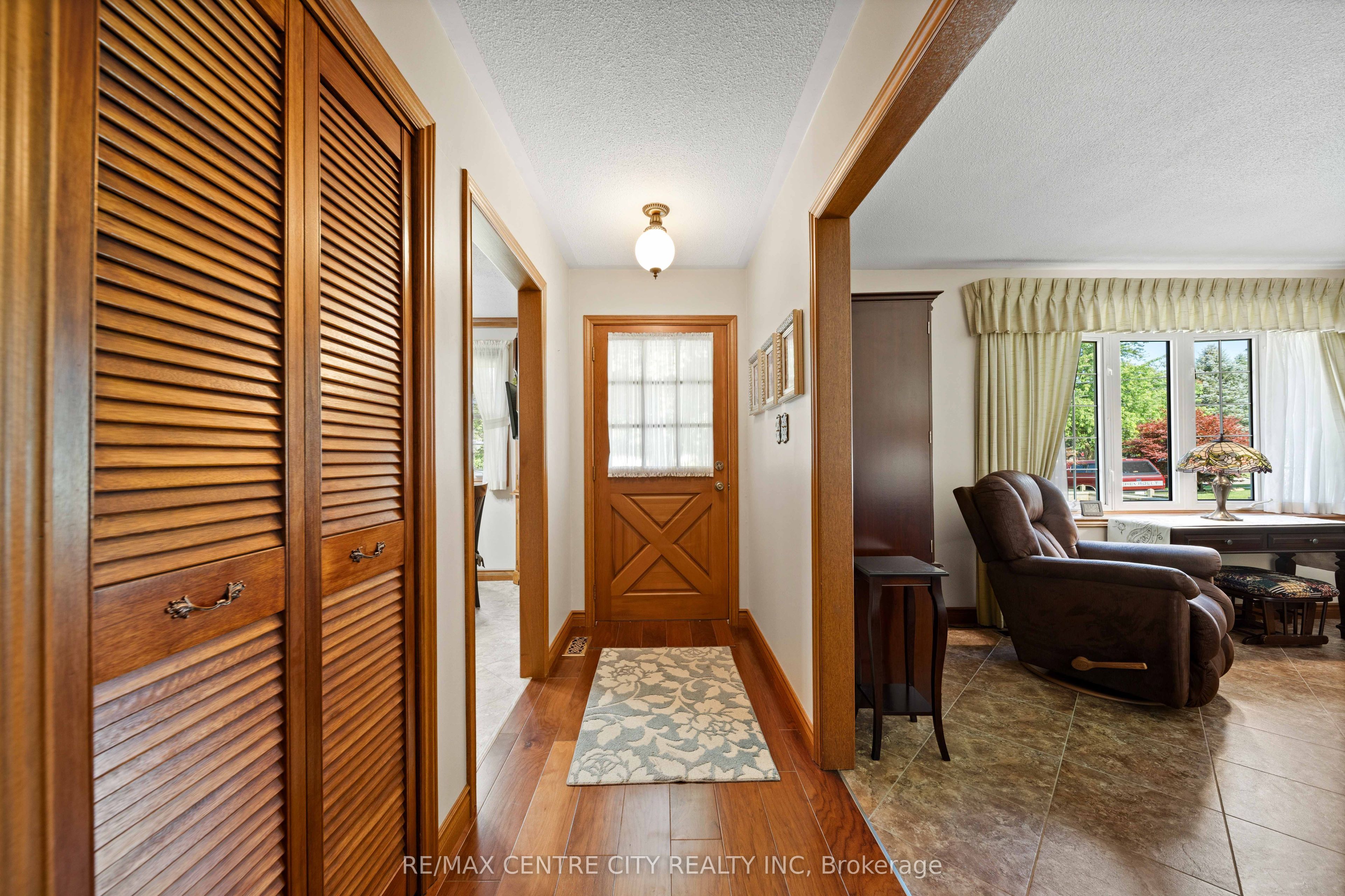 8114 Sandytown Road Property Photo 5