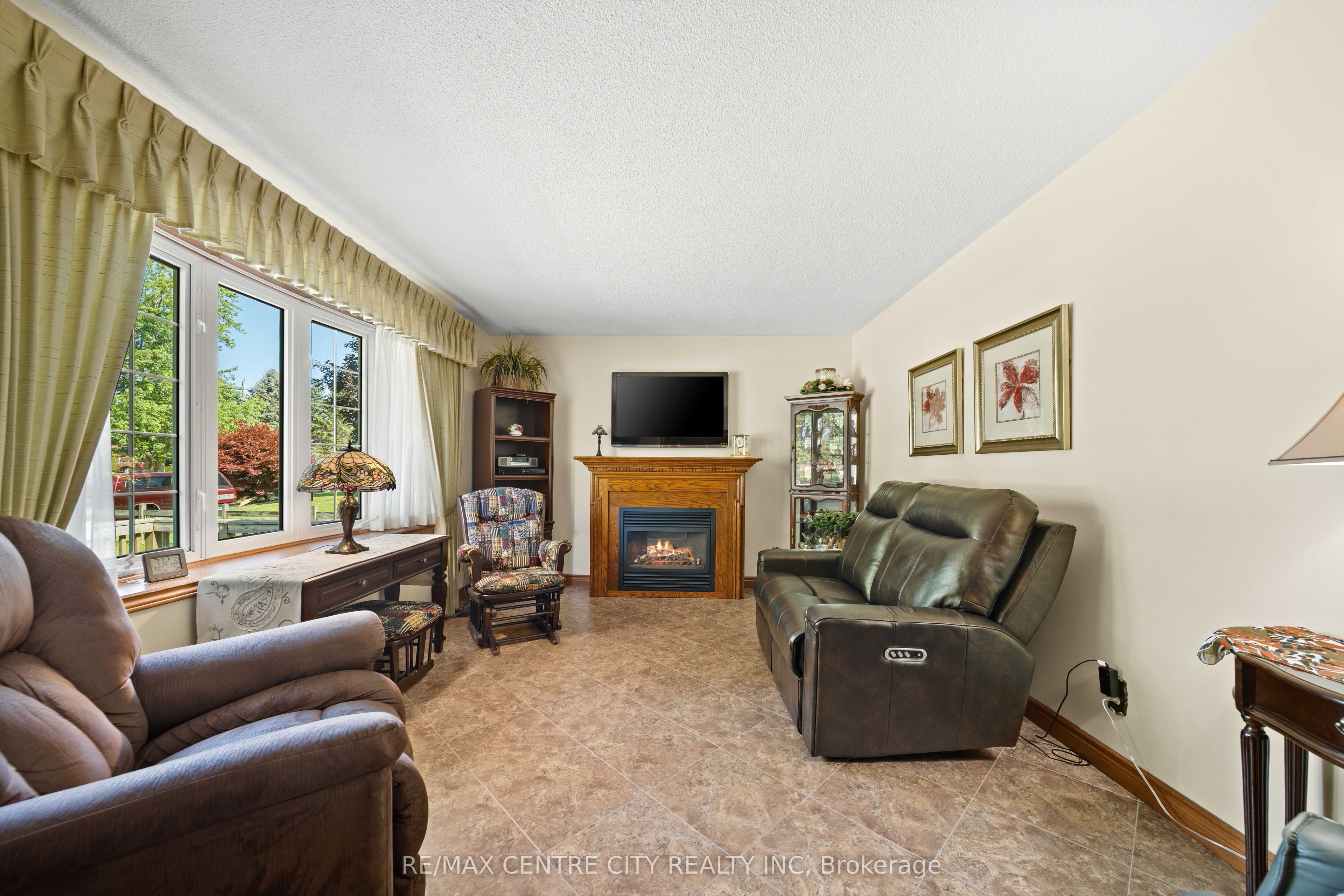8114 Sandytown Road Property Photo 6