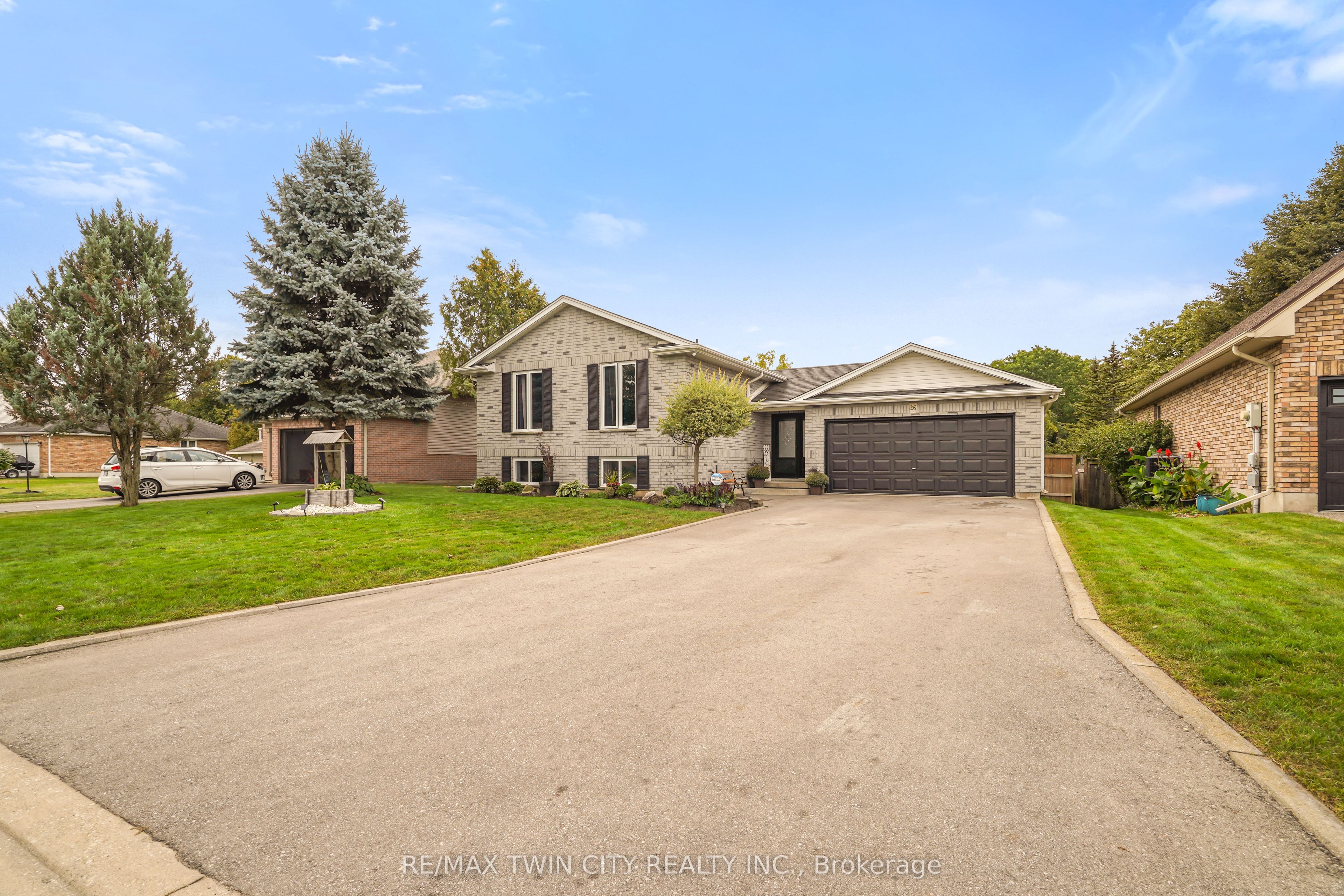 26 Macpherson Drive Property Photo 1