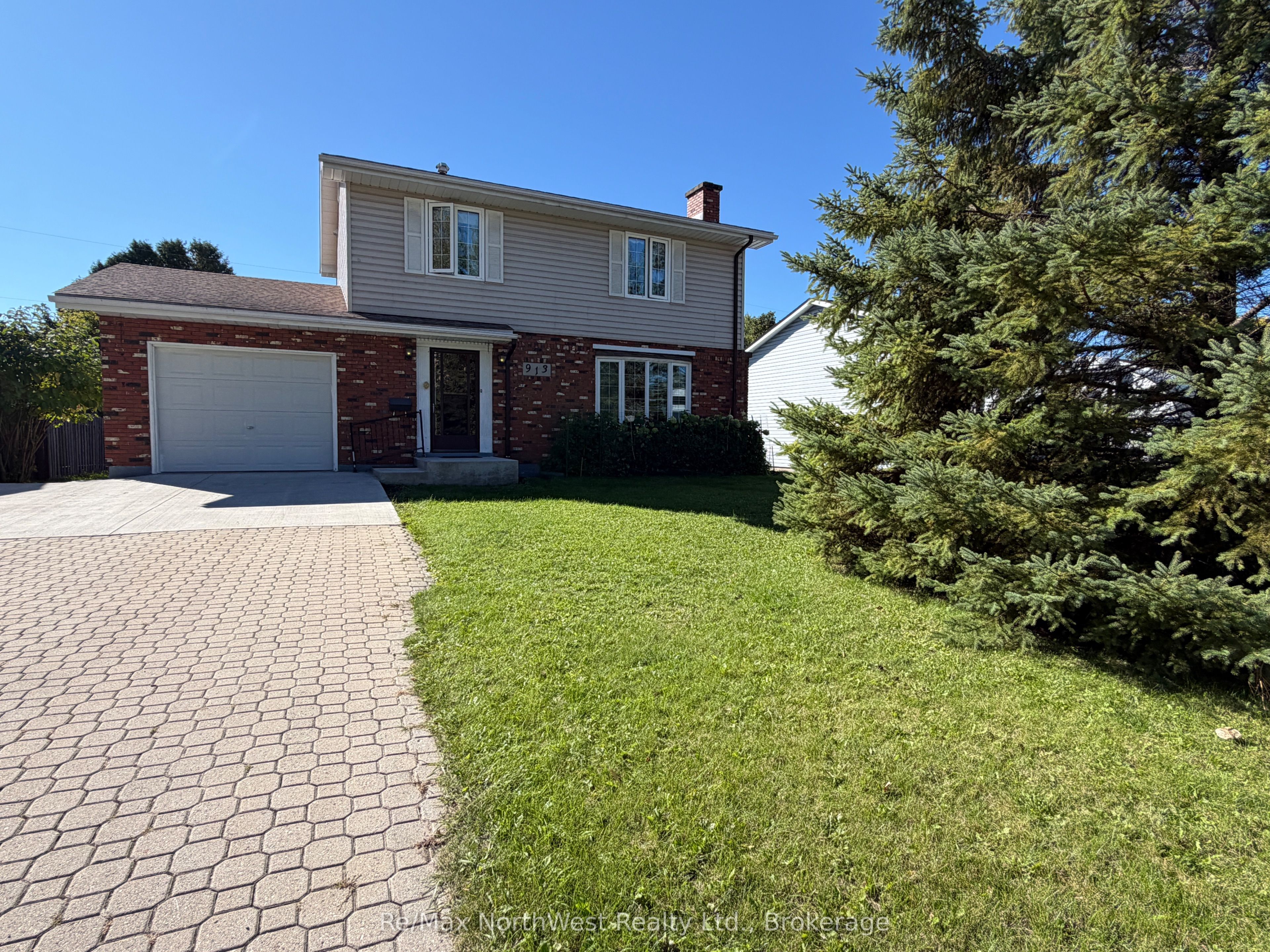 913 Banta Boulevard Property Photo 1