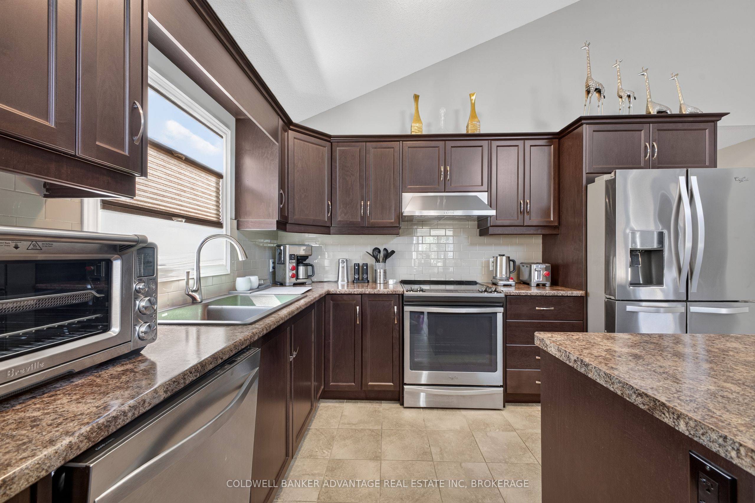 211 Classic Avenue Property Photo 10