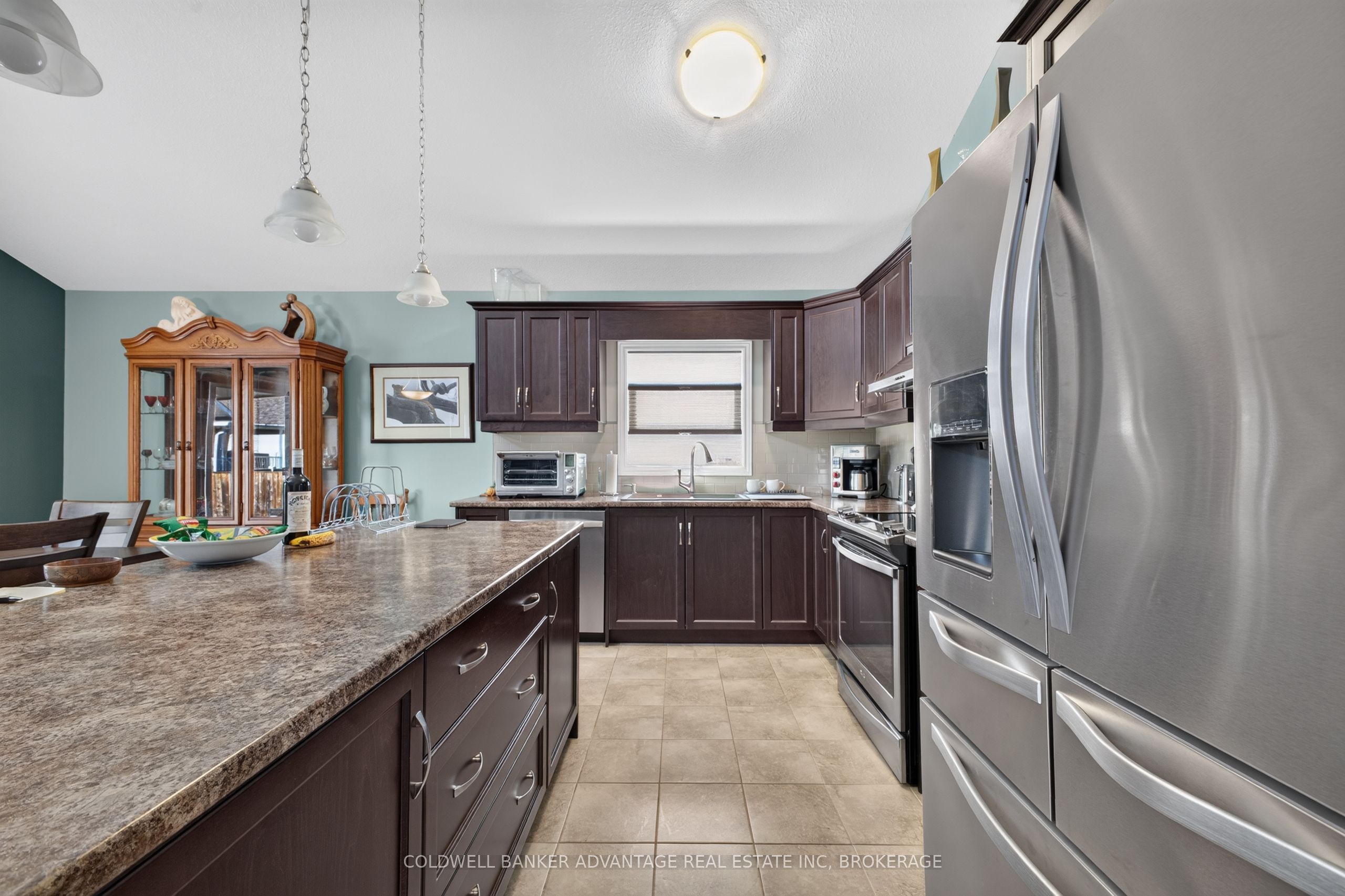 211 Classic Avenue Property Photo 11