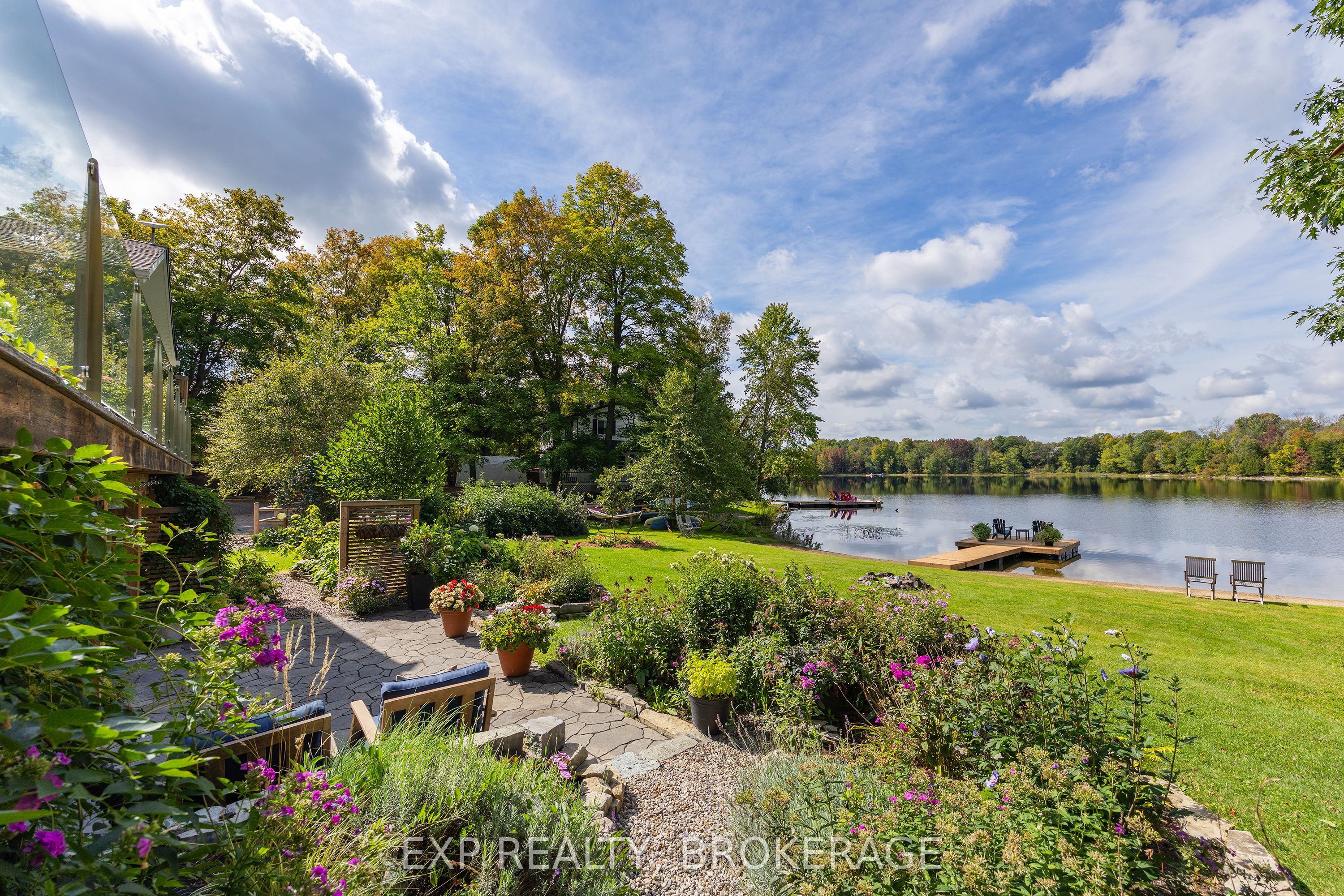 2114 Hambly Lane Property Photo 3