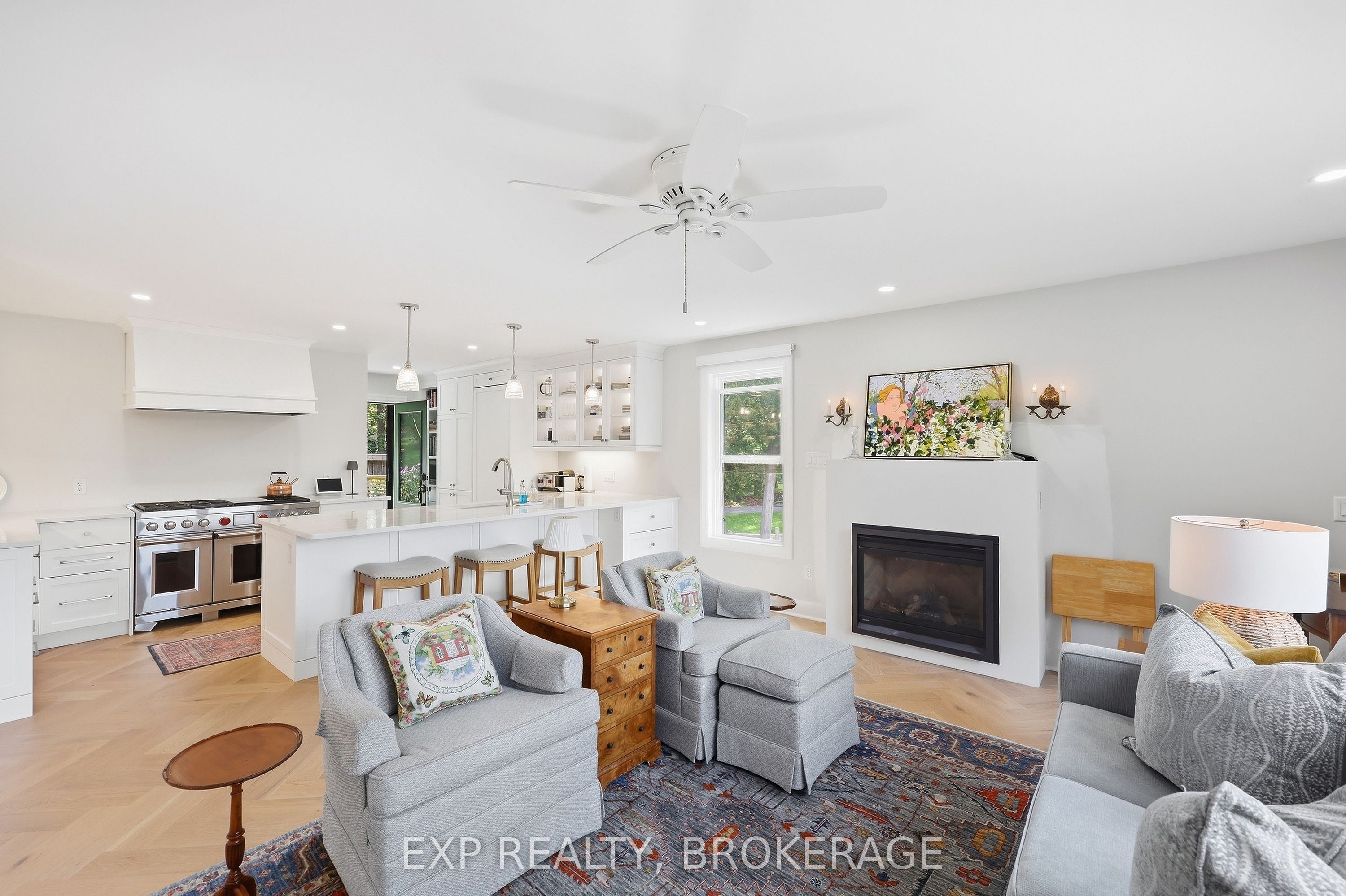 2114 Hambly Lane Property Photo 6
