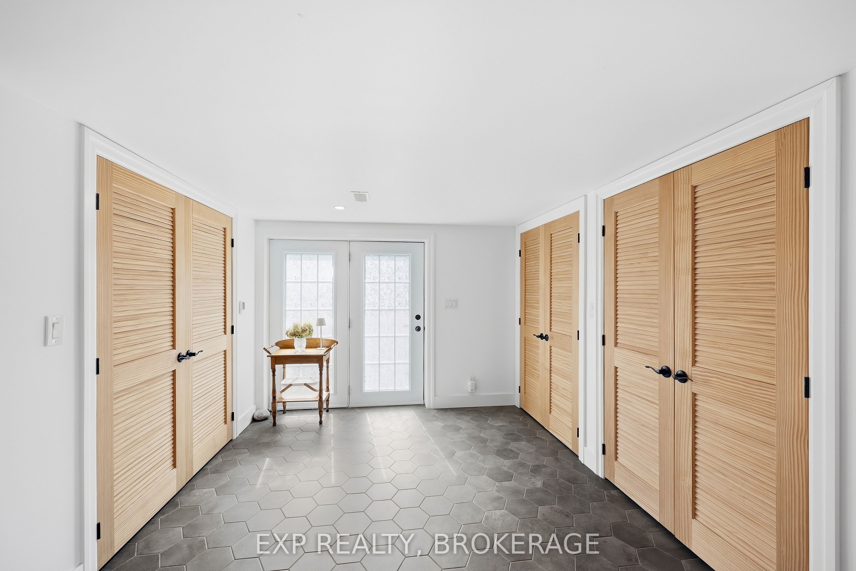2114 Hambly Lane Property Photo 18