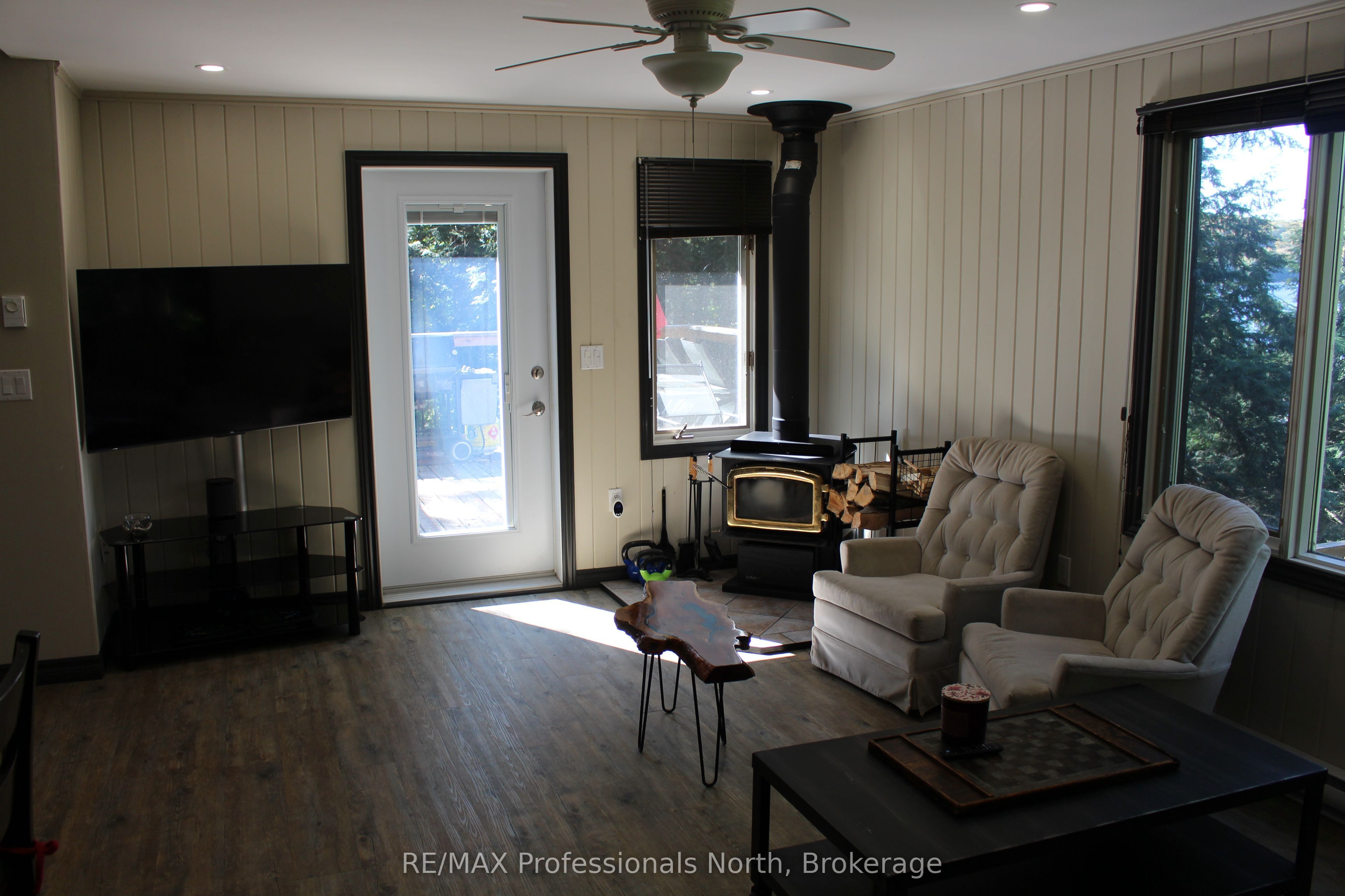 1813 Kashagawigamog Lake Road Property Photo 12