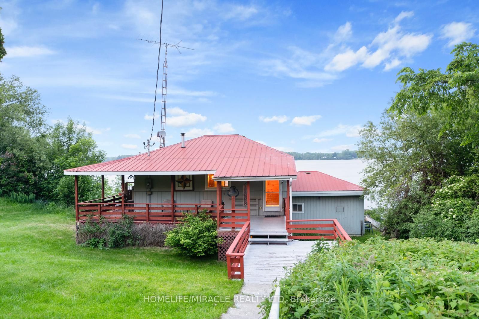 11278 Loyalist Parkway Property Photo 2