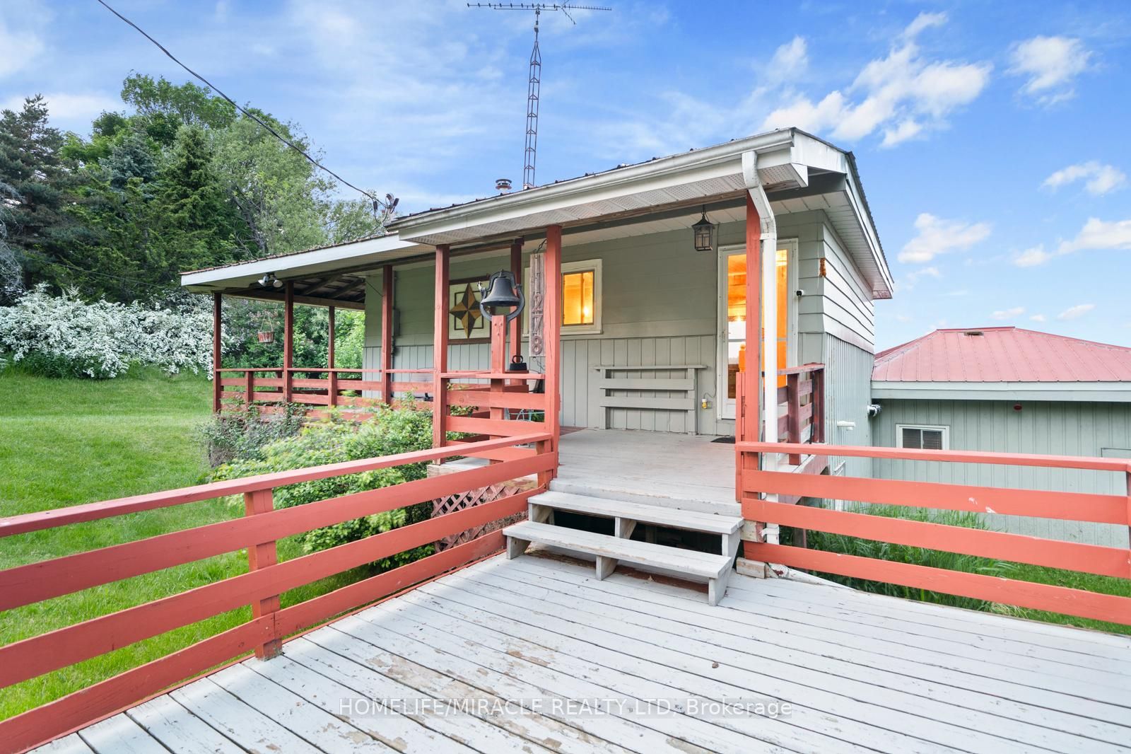 11278 Loyalist Parkway Property Photo 4