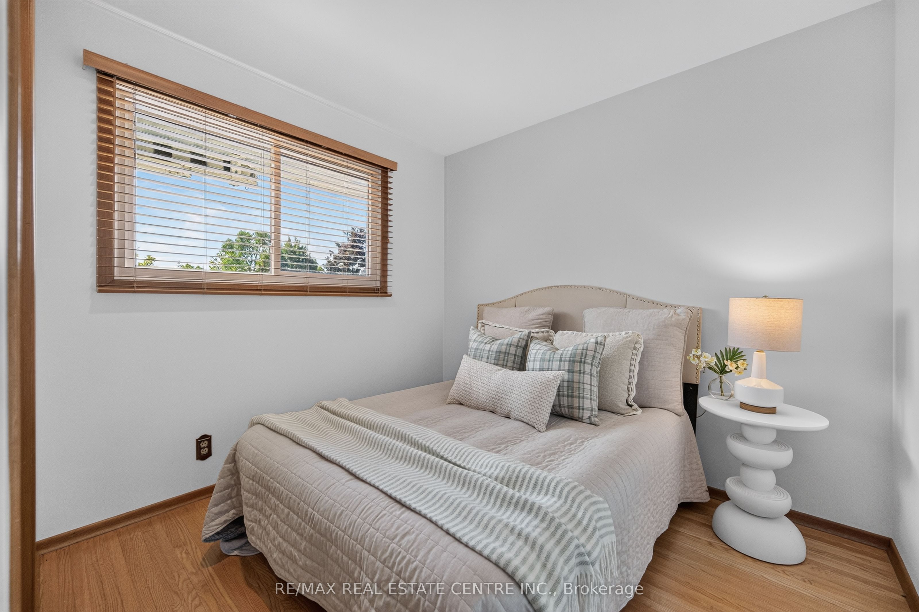 107 Laurentian Drive Property Photo 18