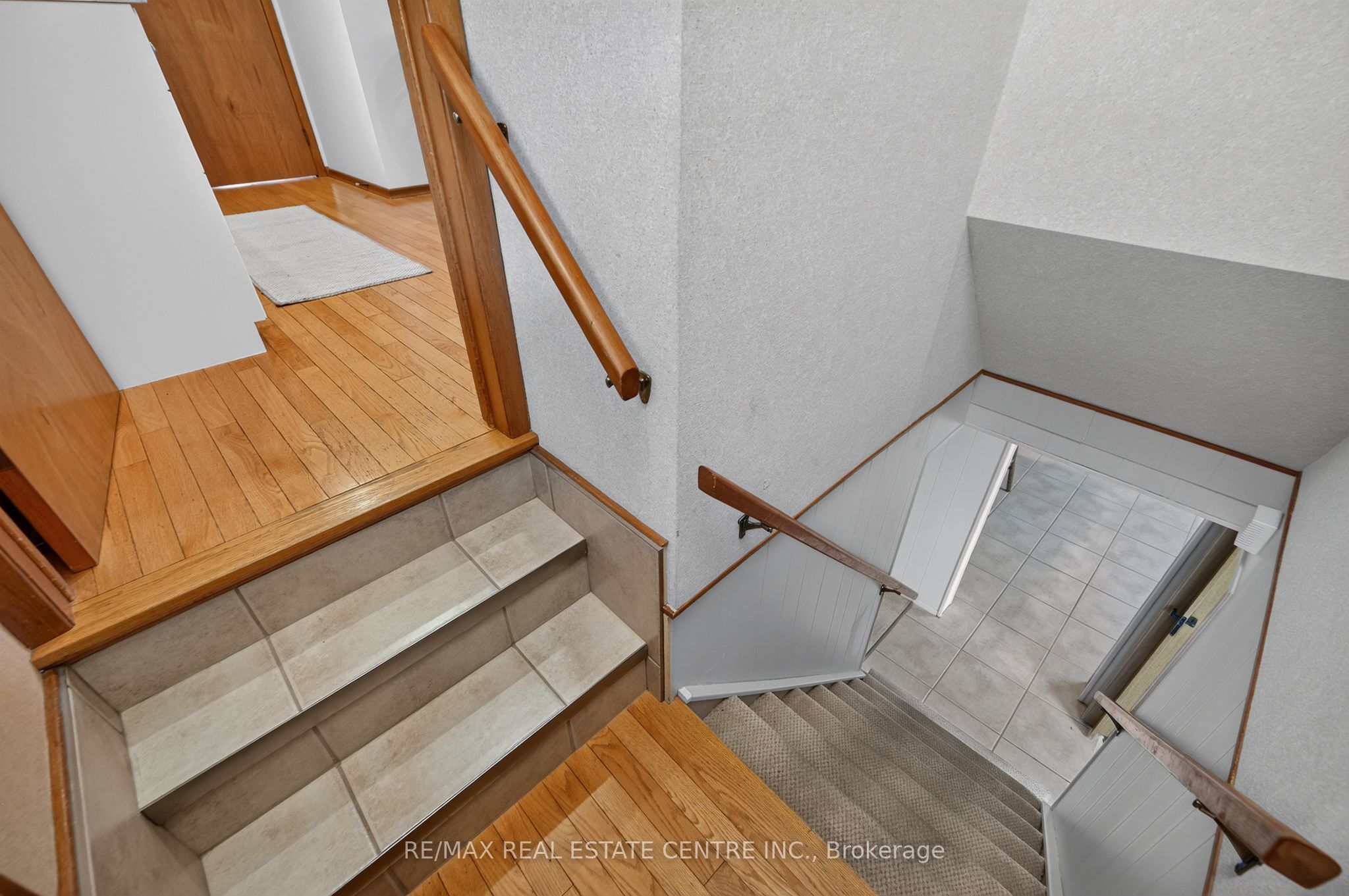 107 Laurentian Drive Property Photo 21