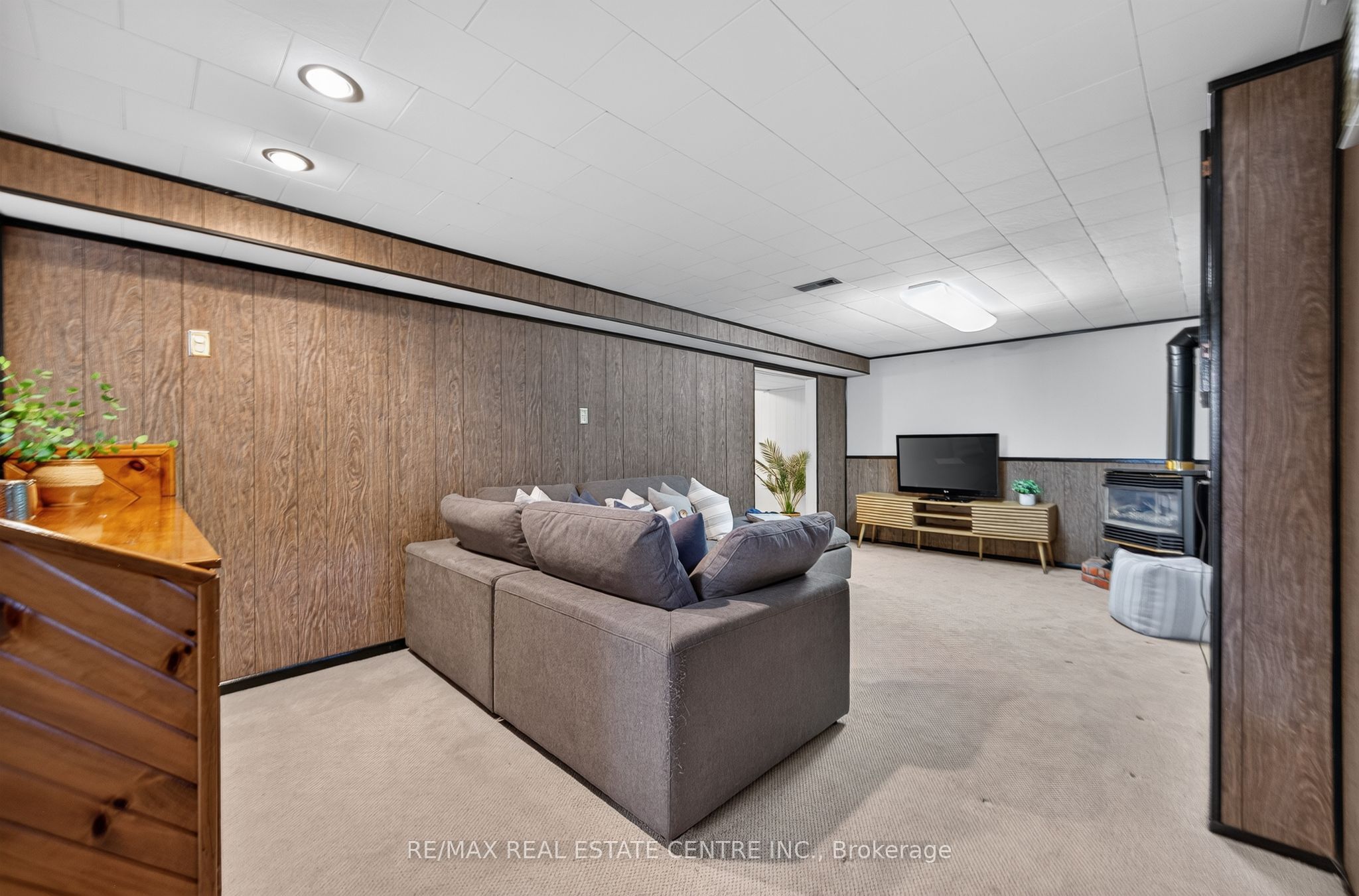 107 Laurentian Drive Property Photo 24
