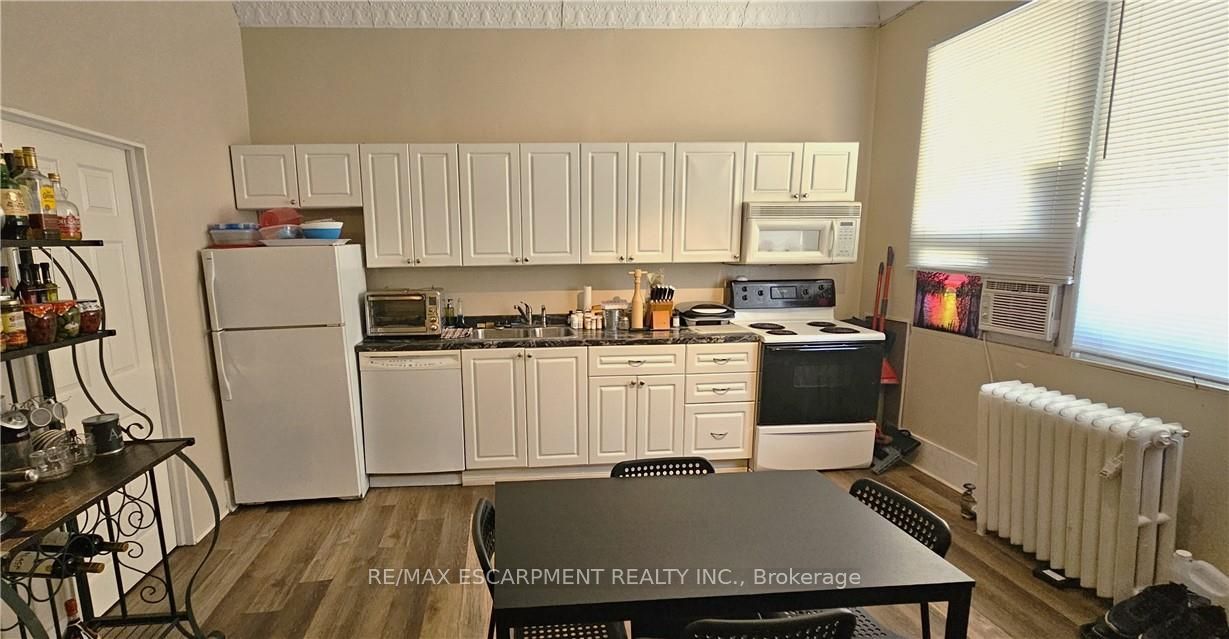 74 Locke Street N Property Photo 5