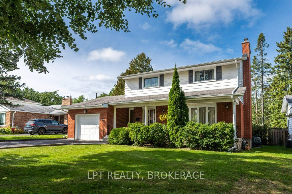 124 Campbell Crescent Property Photo 1