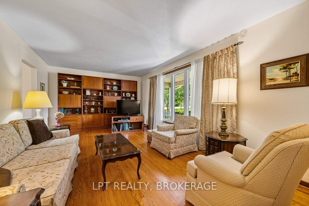 124 Campbell Crescent Property Photo 6