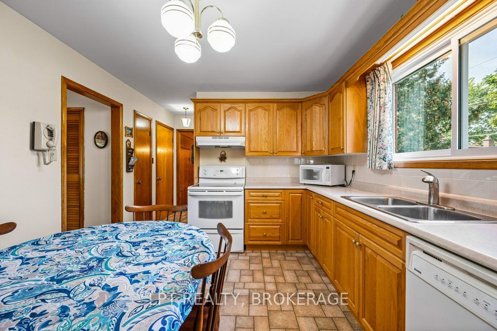 124 Campbell Crescent Property Photo 10