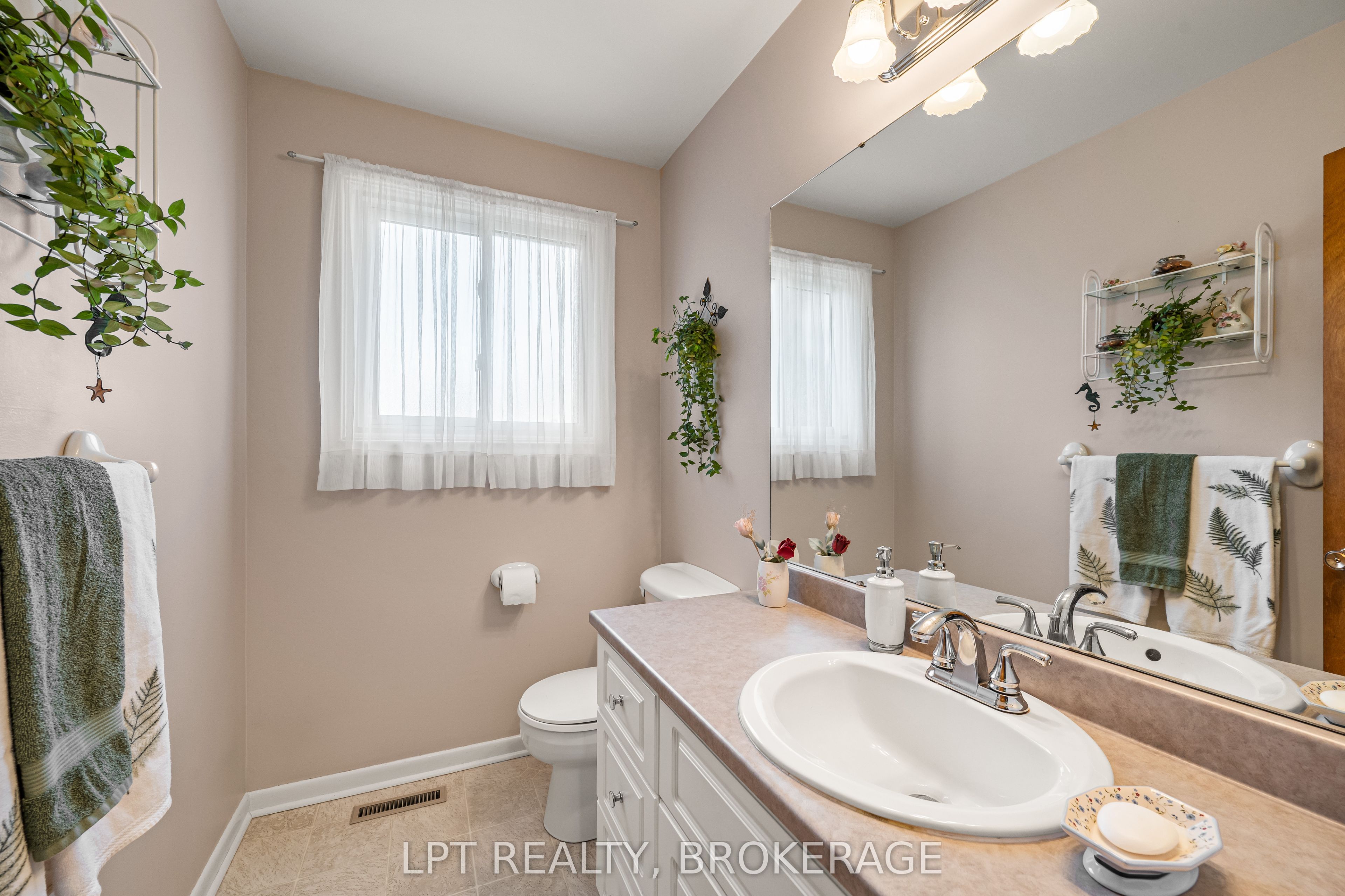 124 Campbell Crescent Property Photo 13