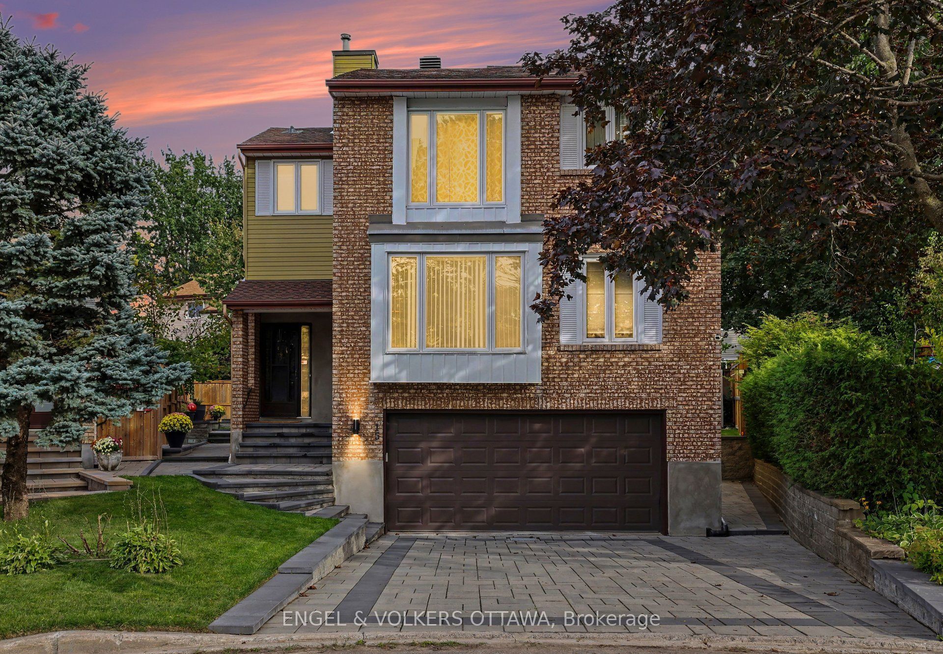 15 Archer Square Property Photo 1