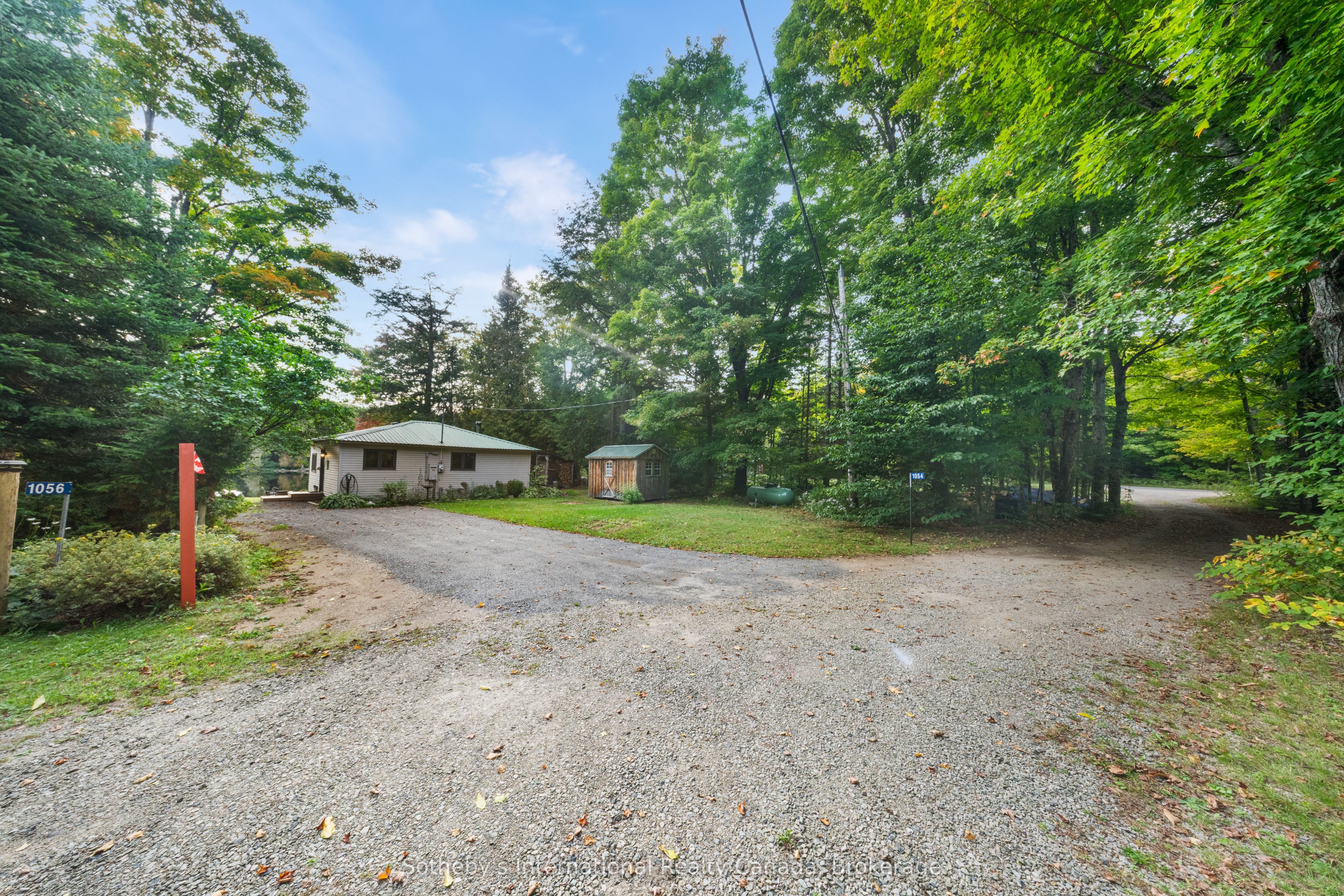 1054 Keysbury Drive Property Photo 10