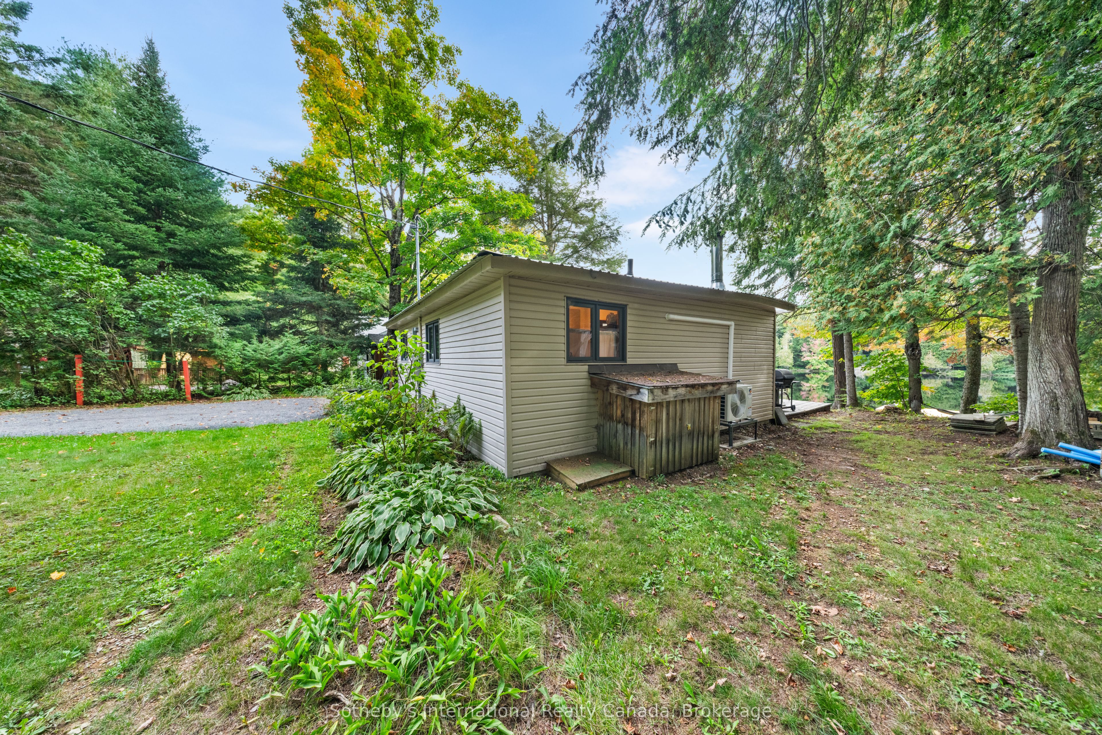 1054 Keysbury Drive Property Photo 35