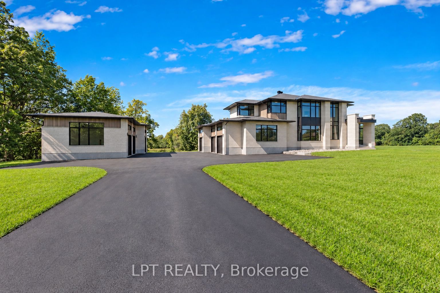 1063 River Road Property Photo 6