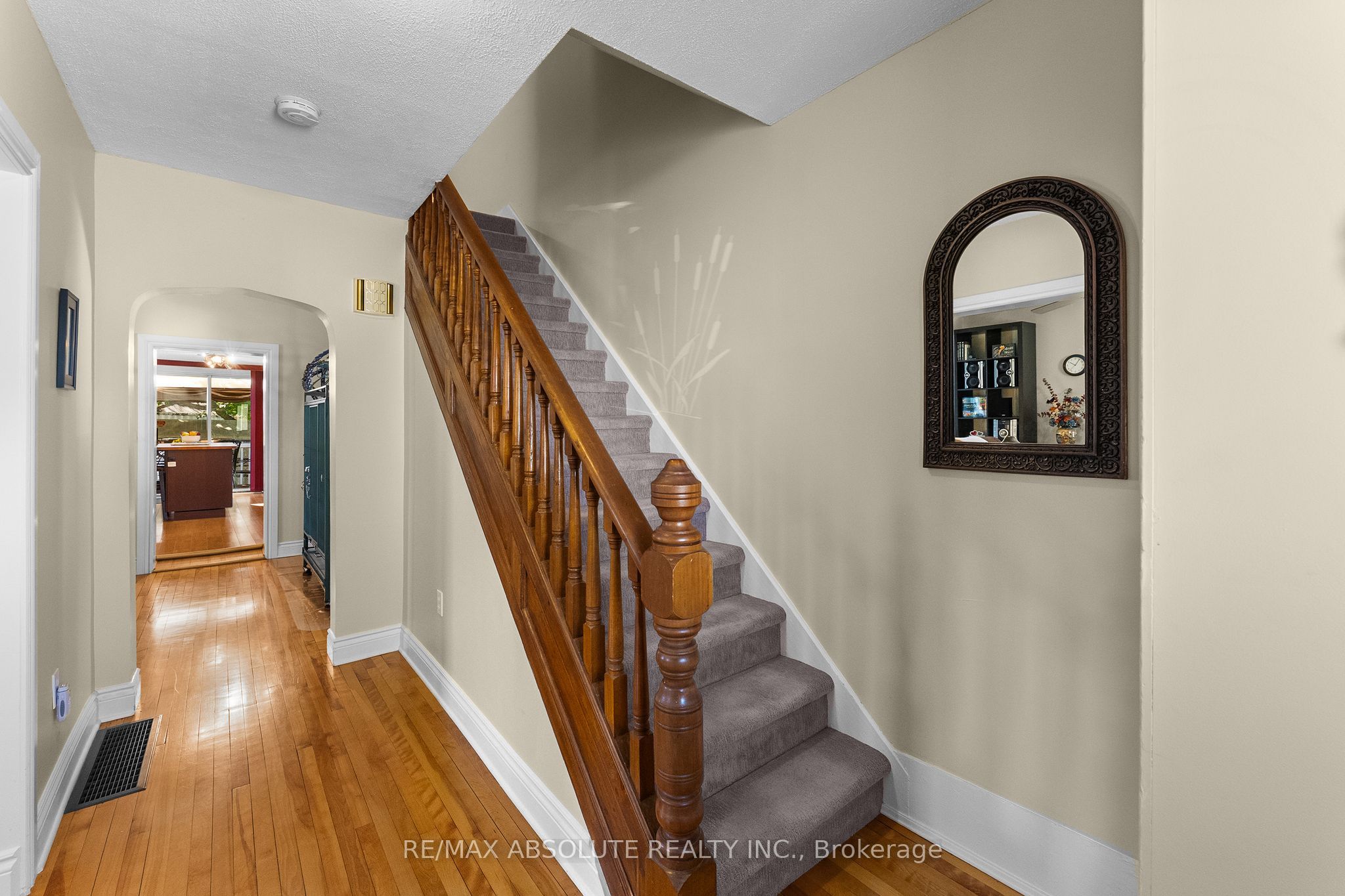 150 Mcgonigal Street W Property Photo 4