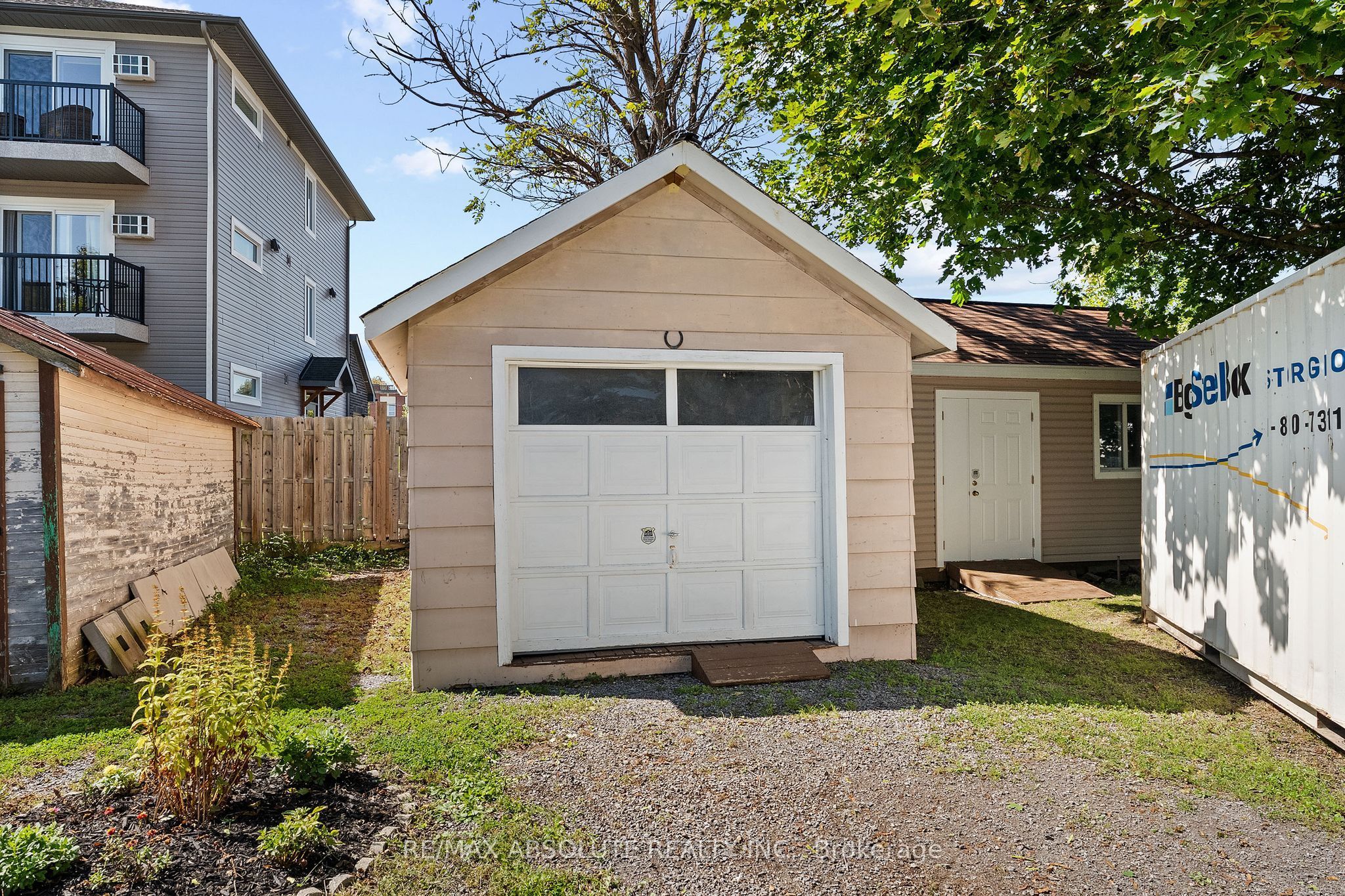 150 Mcgonigal Street W Property Photo 38