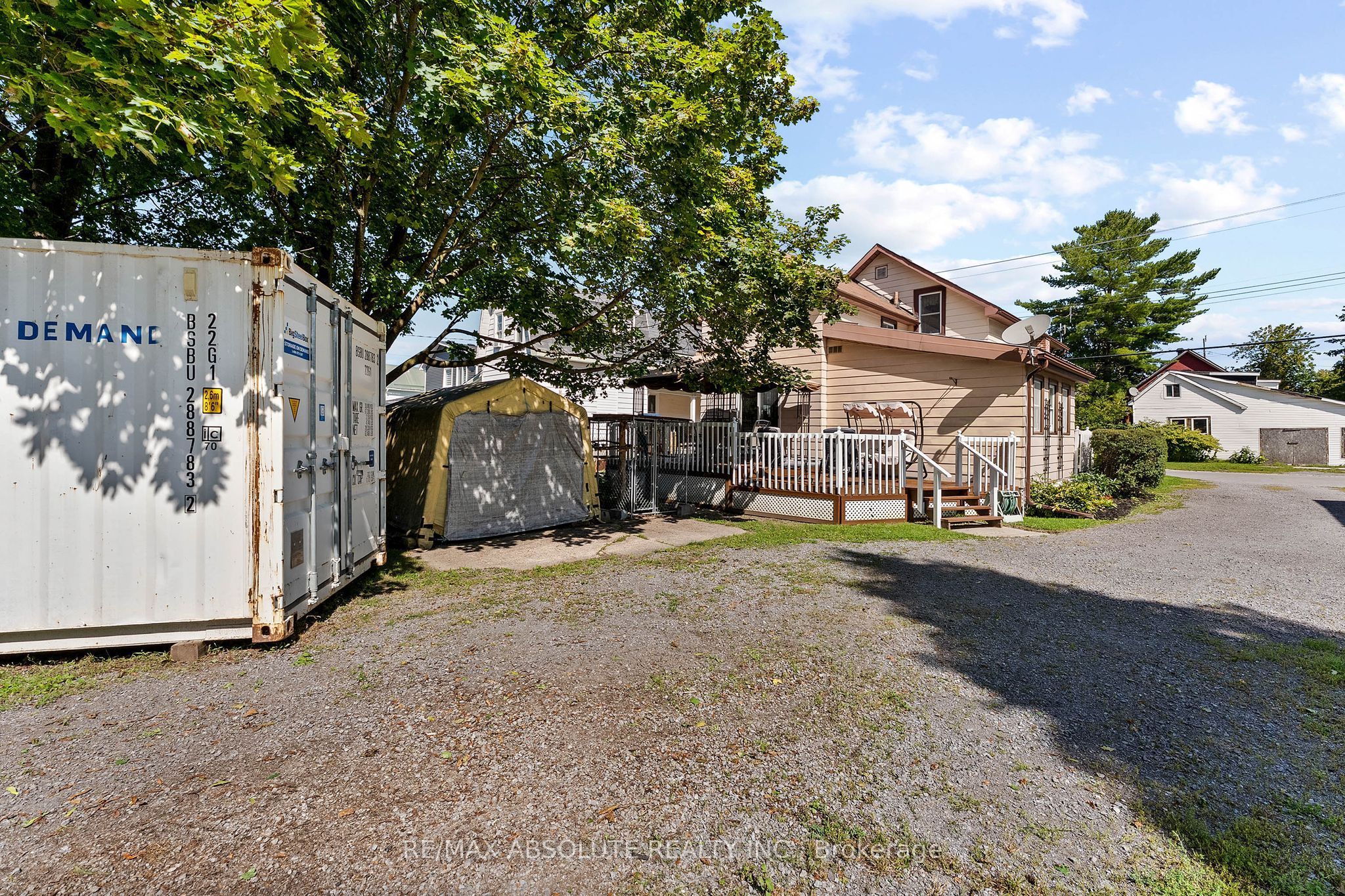 150 Mcgonigal Street W Property Photo 44