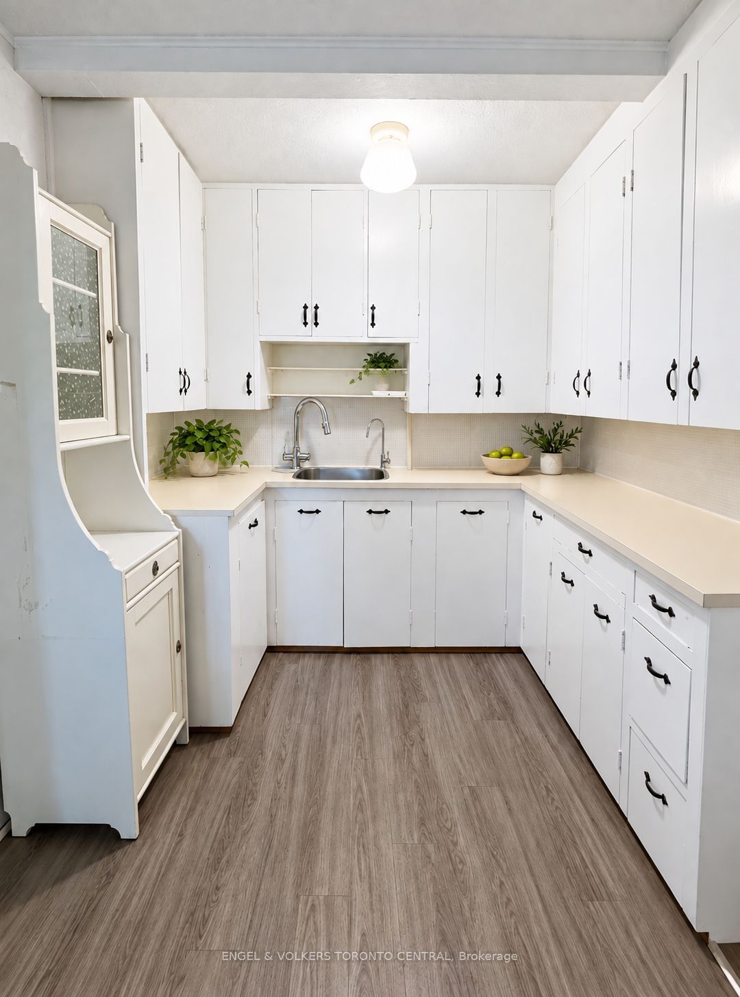 96 Joseph Street Property Photo 10