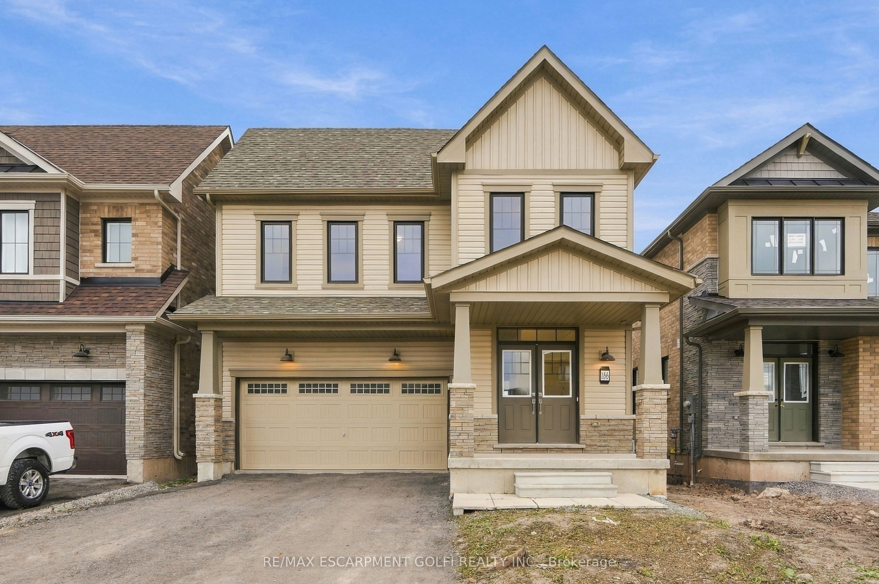 166 Aviron Crescent Property Photo 1