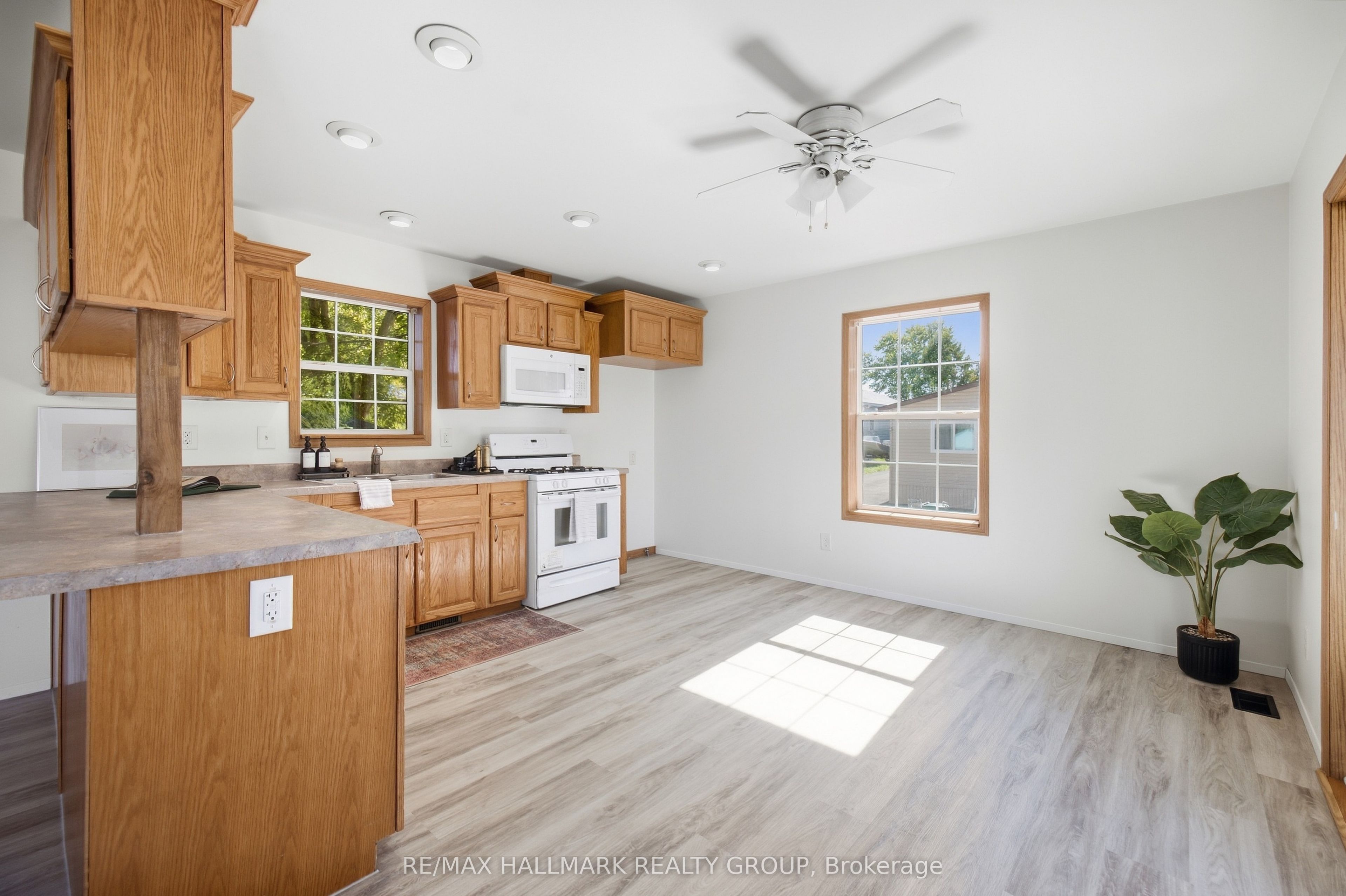 14 Pacific Avenue Property Photo 5