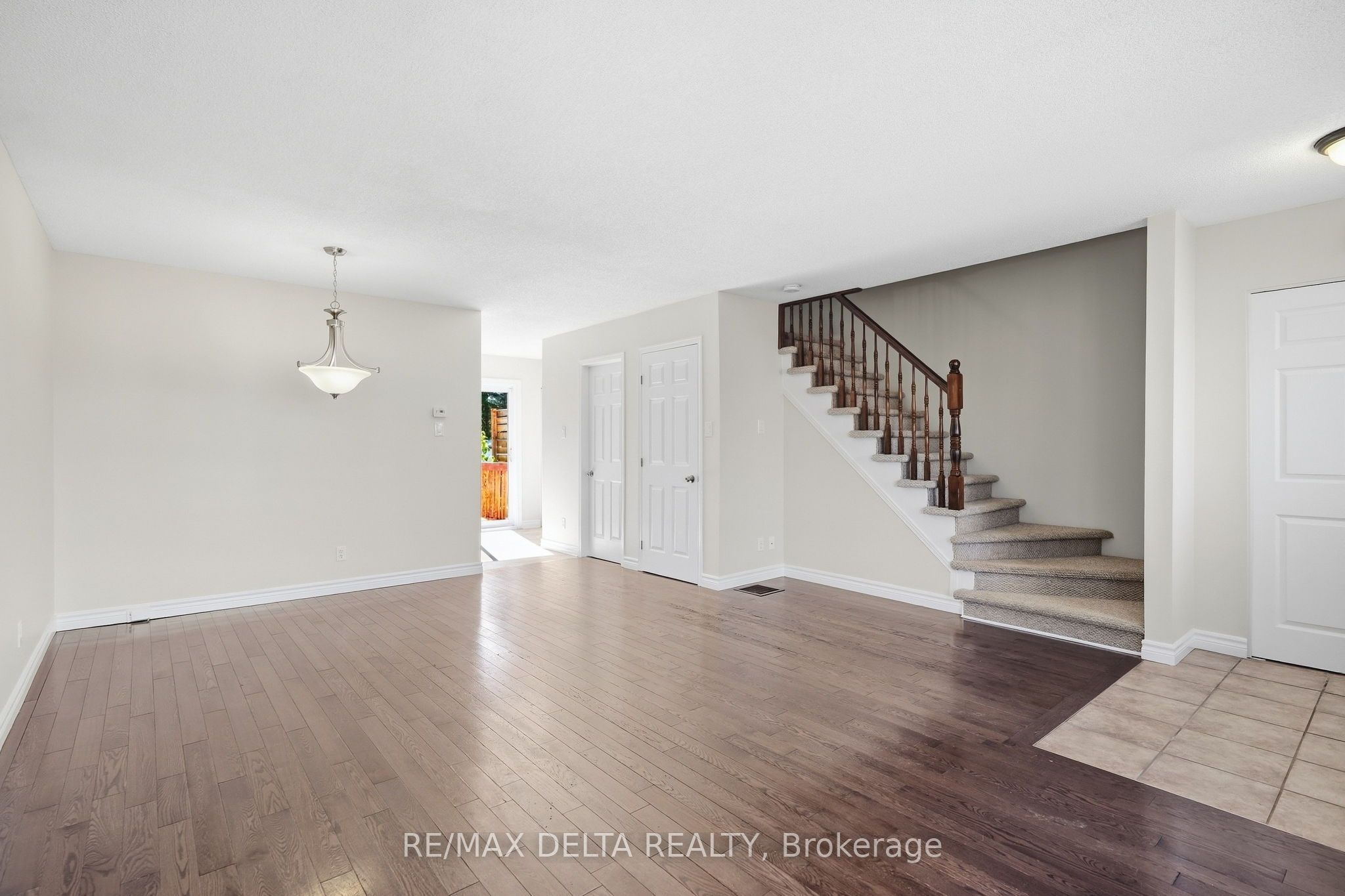742 Nelson Street Property Photo 6