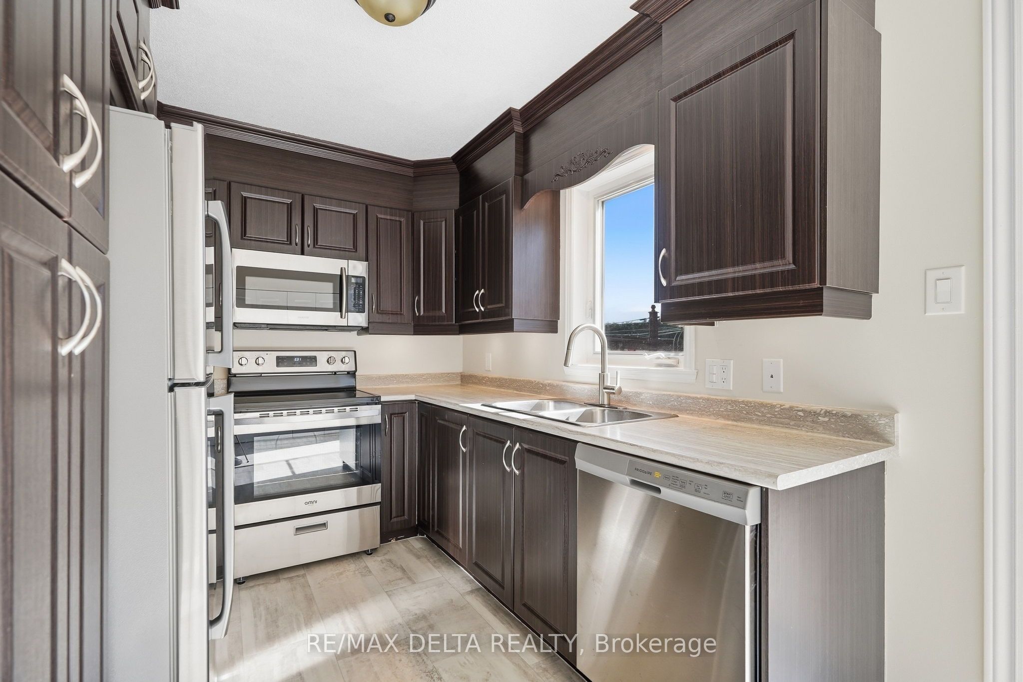742 Nelson Street Property Photo 11