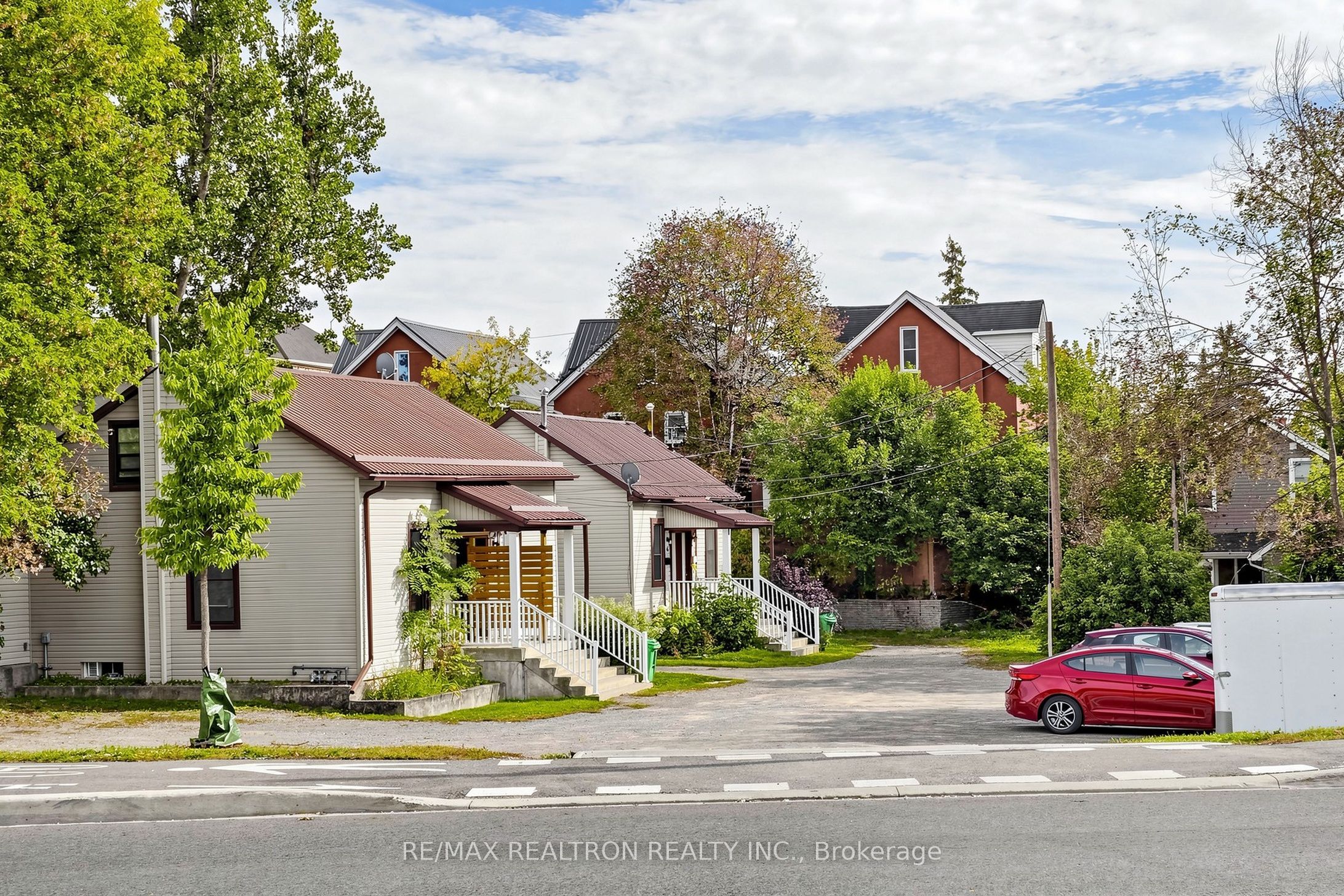 185 W Parkhill Road Property Photo 1