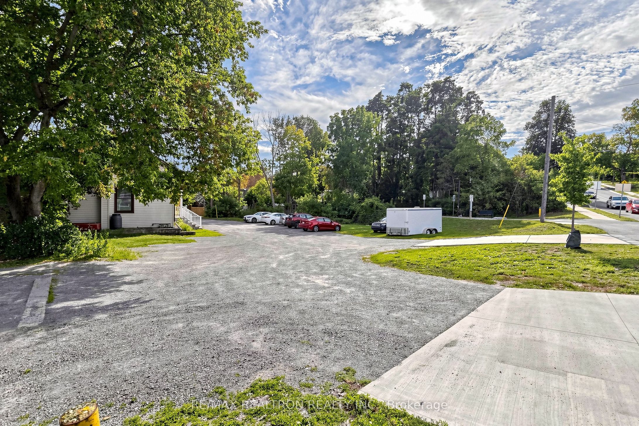 185 W Parkhill Road Property Photo 6