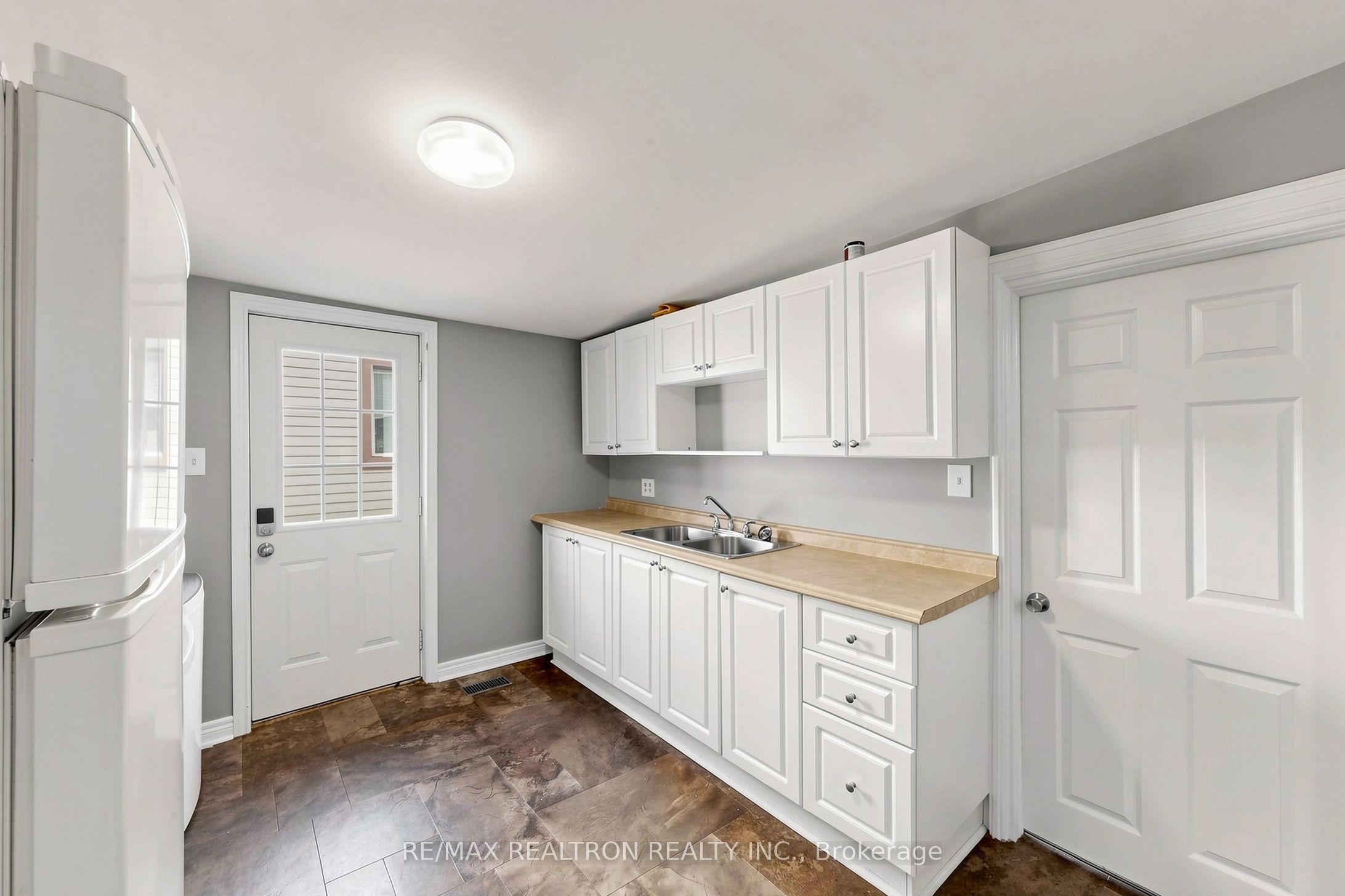 185 W Parkhill Road Property Photo 37