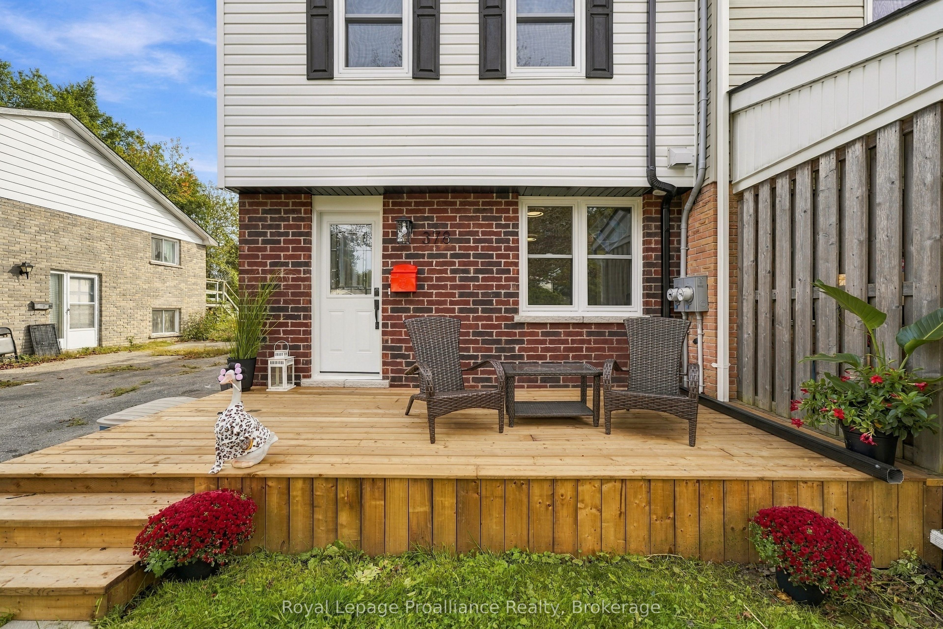 378 Anne Street Property Photo 1