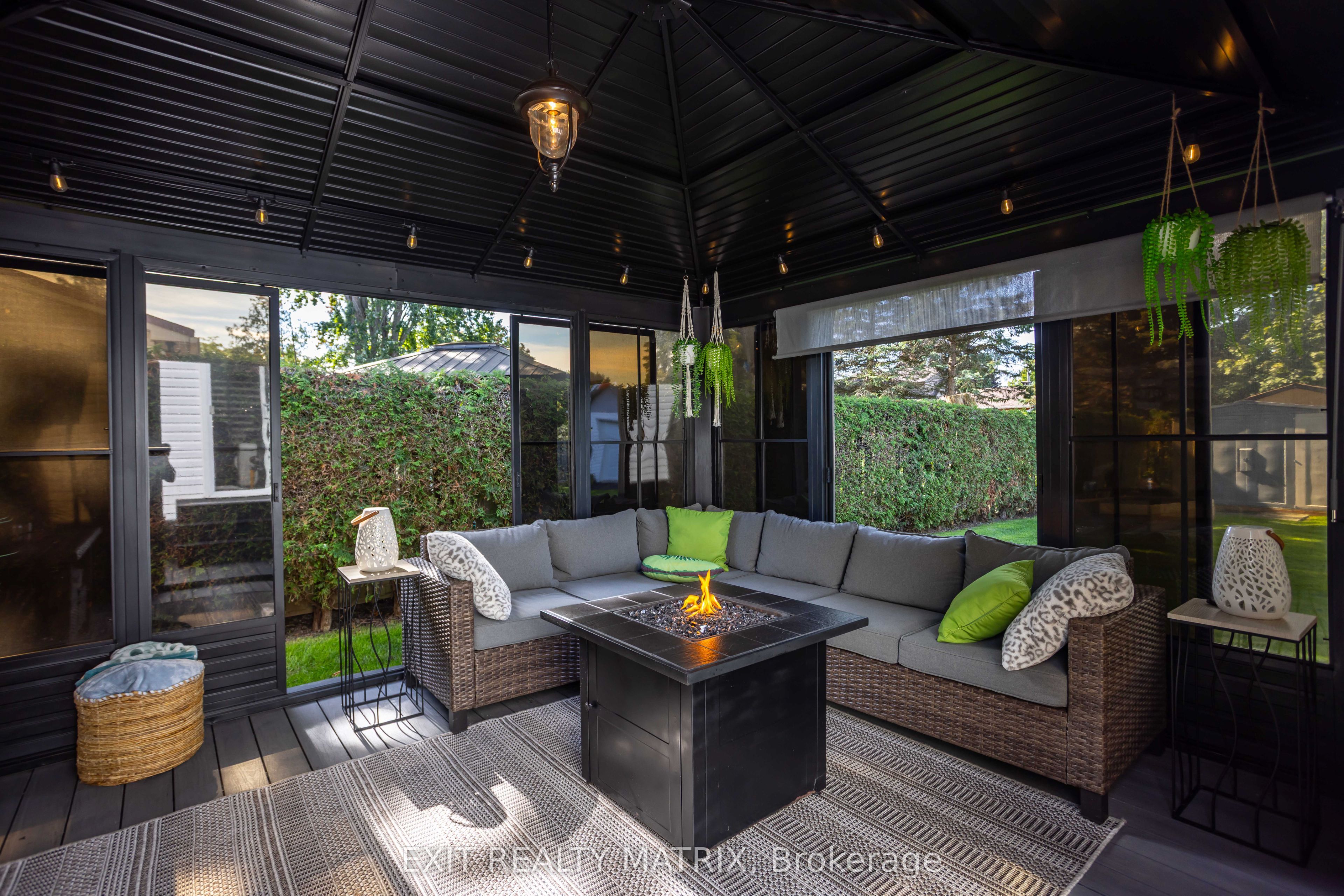 5 Gold Crescent Property Photo 32