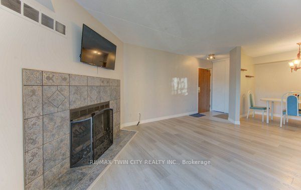 3085 Kingsway Drive 27 Property Photo 6