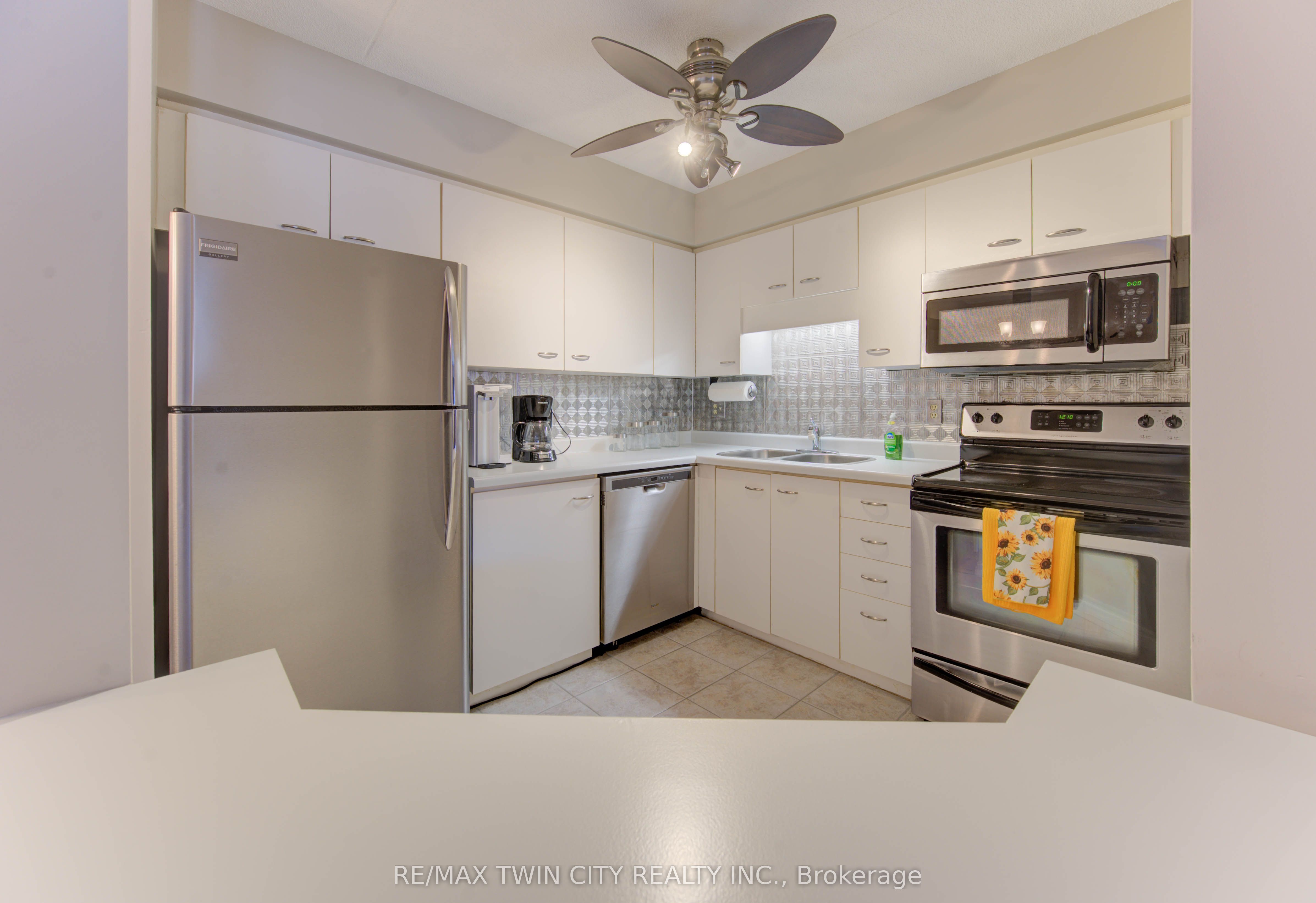3085 Kingsway Drive 27 Property Photo 13