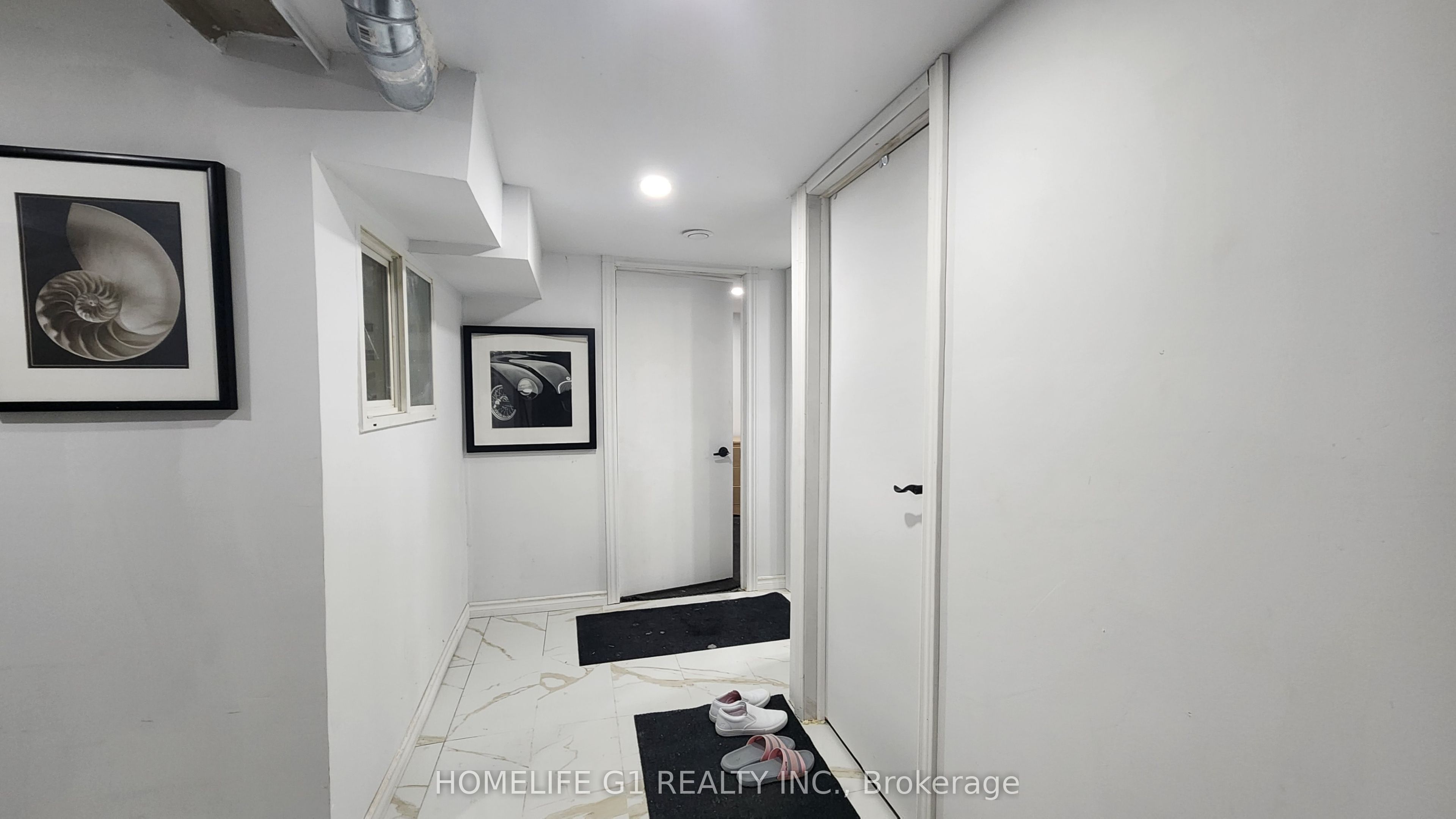 54 Riverside Drive W Property Photo 2