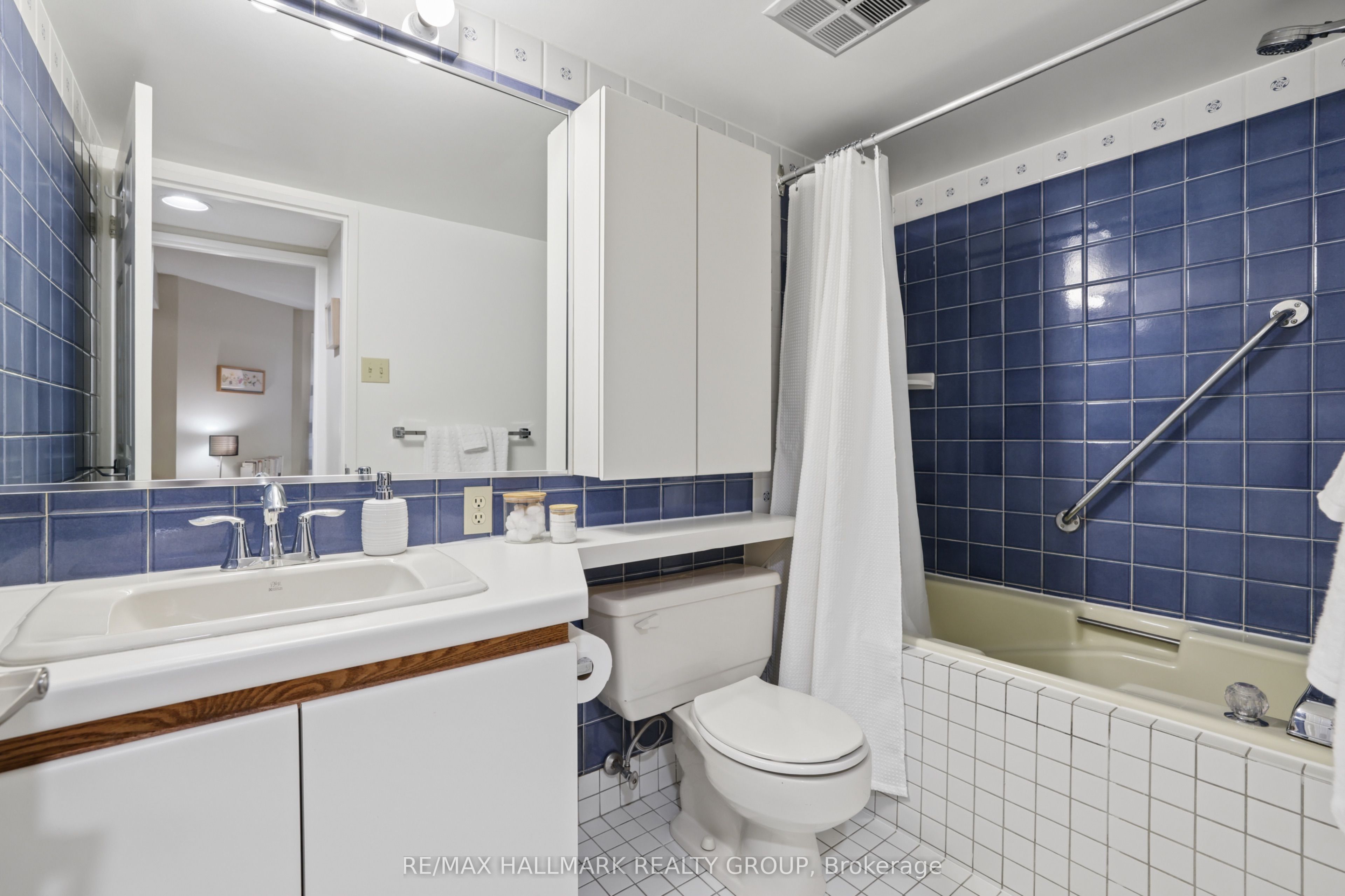 263 Botanica Private 75a Property Photo 22