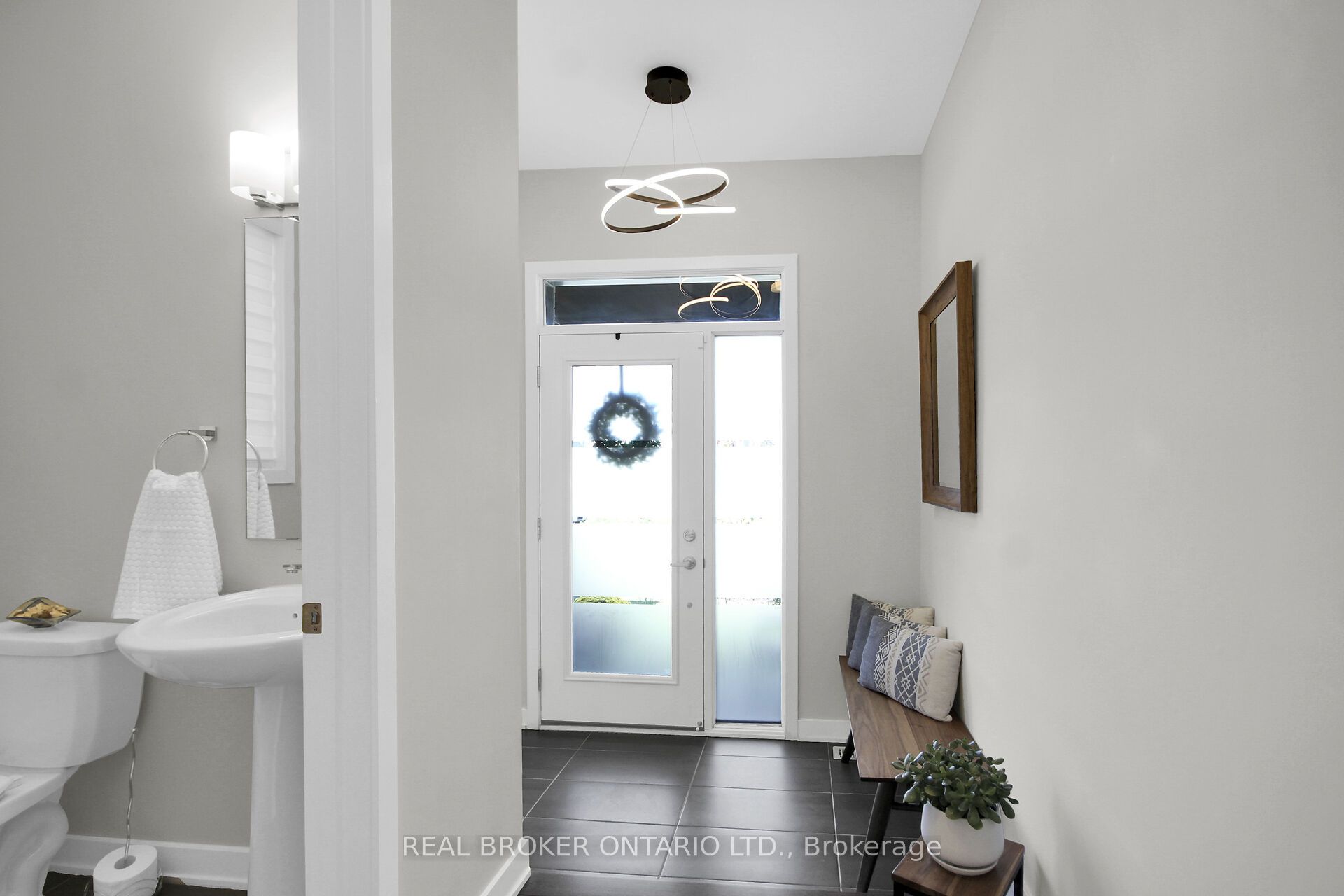 352 Finial Way Property Photo 3