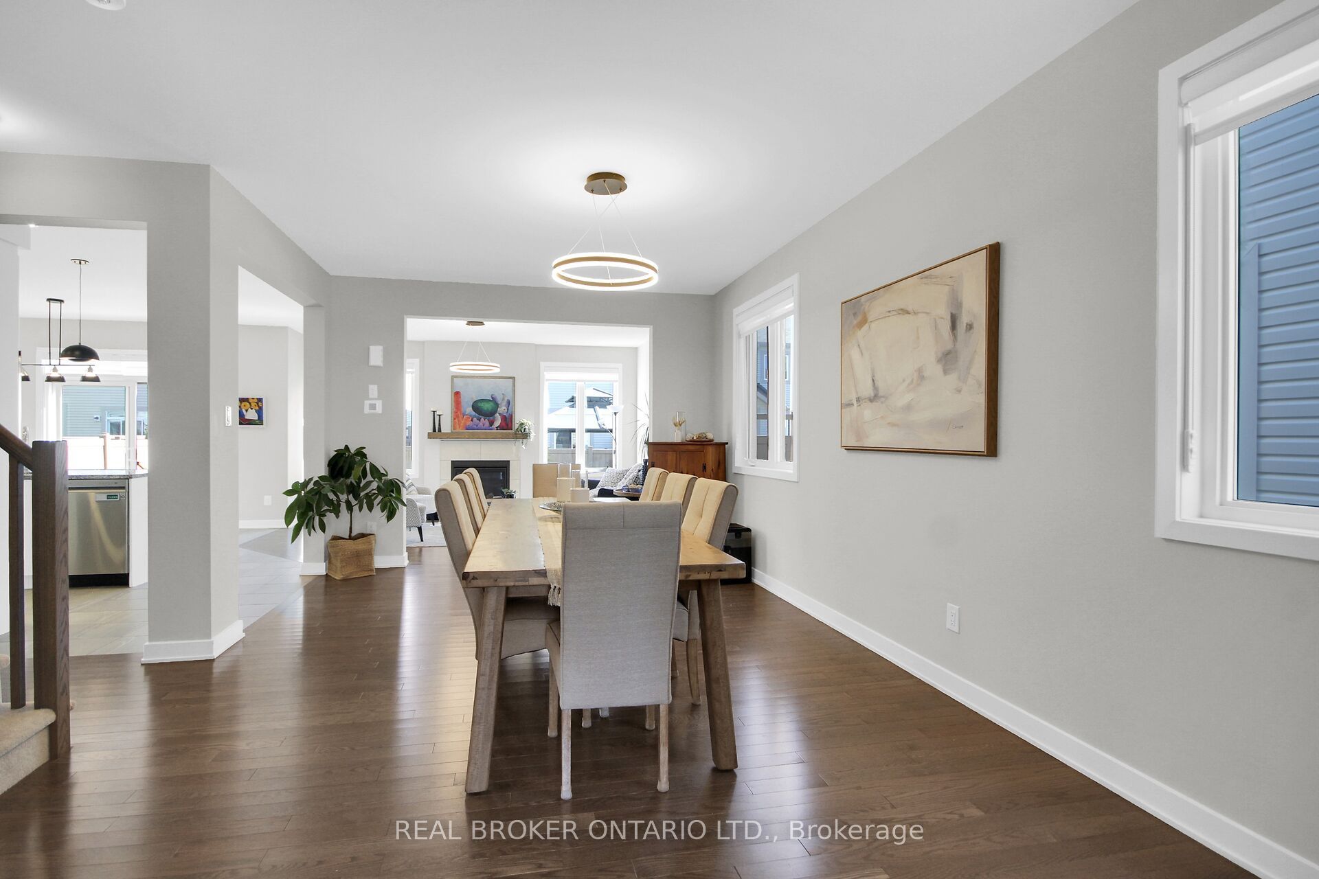352 Finial Way Property Photo 5